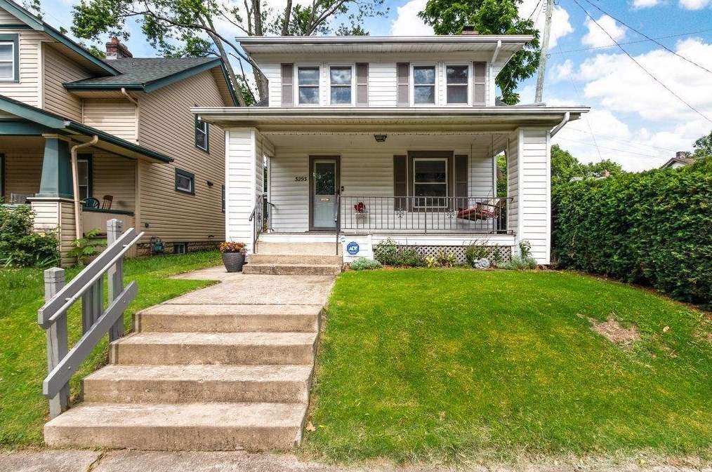 3293 Milton Ave, Columbus, OH 43202-1068
