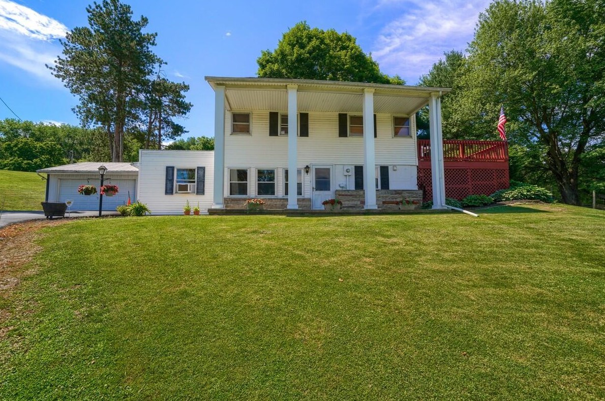 5305 Pleasant Valley Rd, Lancaster, OH 43130-8561