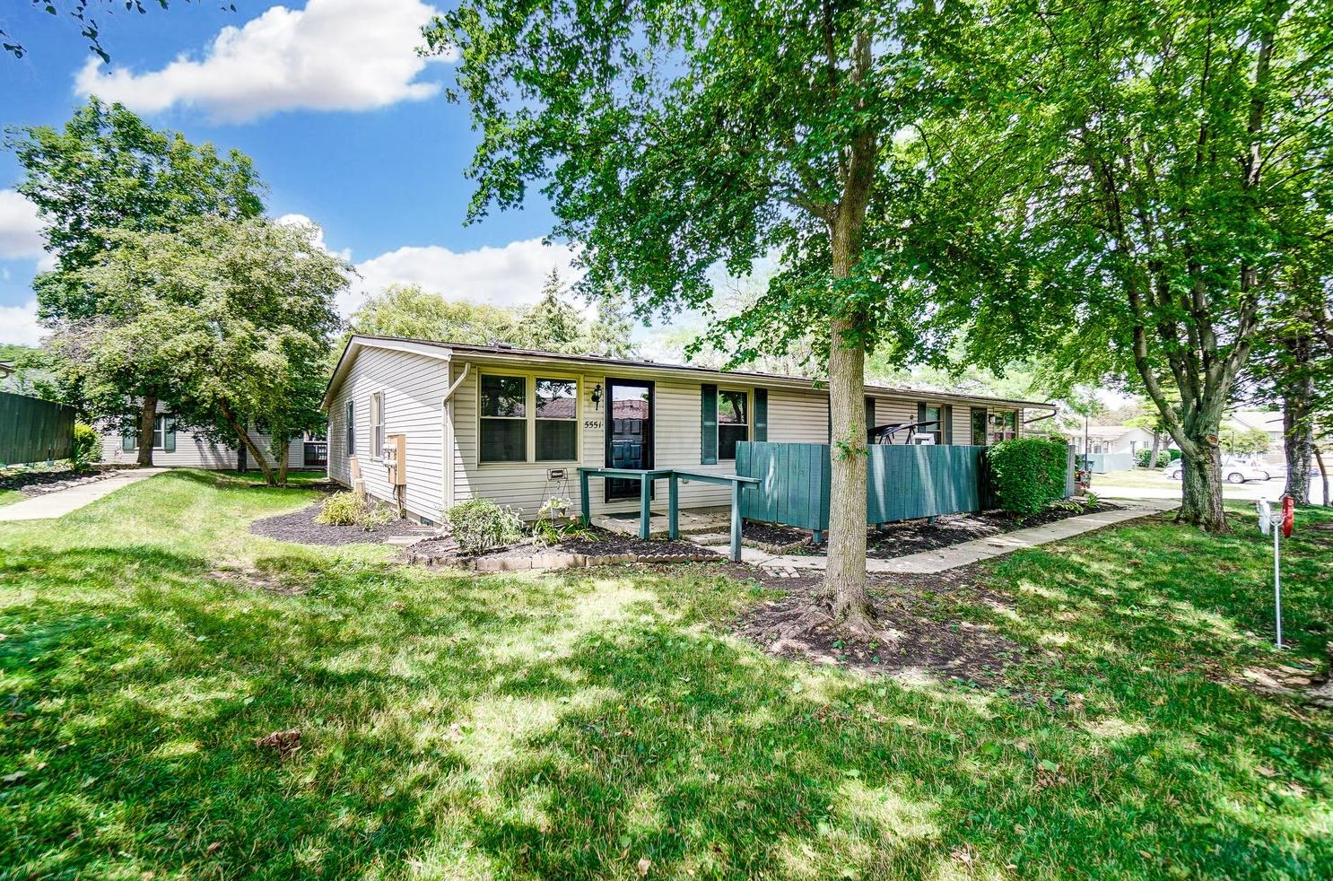5551 Pipers Meadow Dr, Columbus, OH 43228-3263