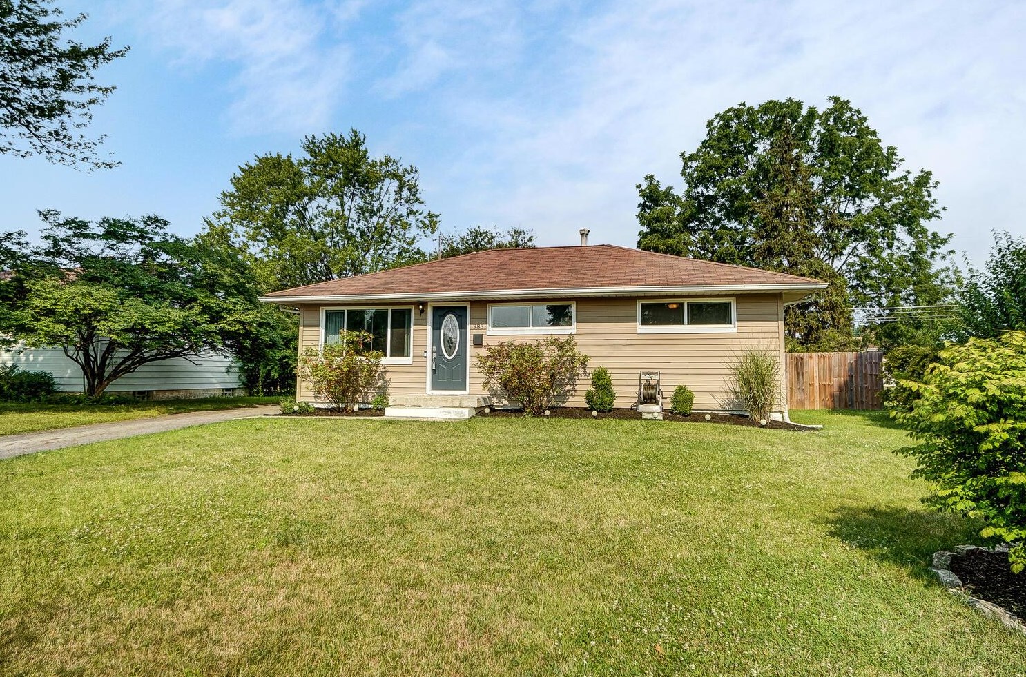 983 Chestershire Rd, Columbus, OH 43204-2371