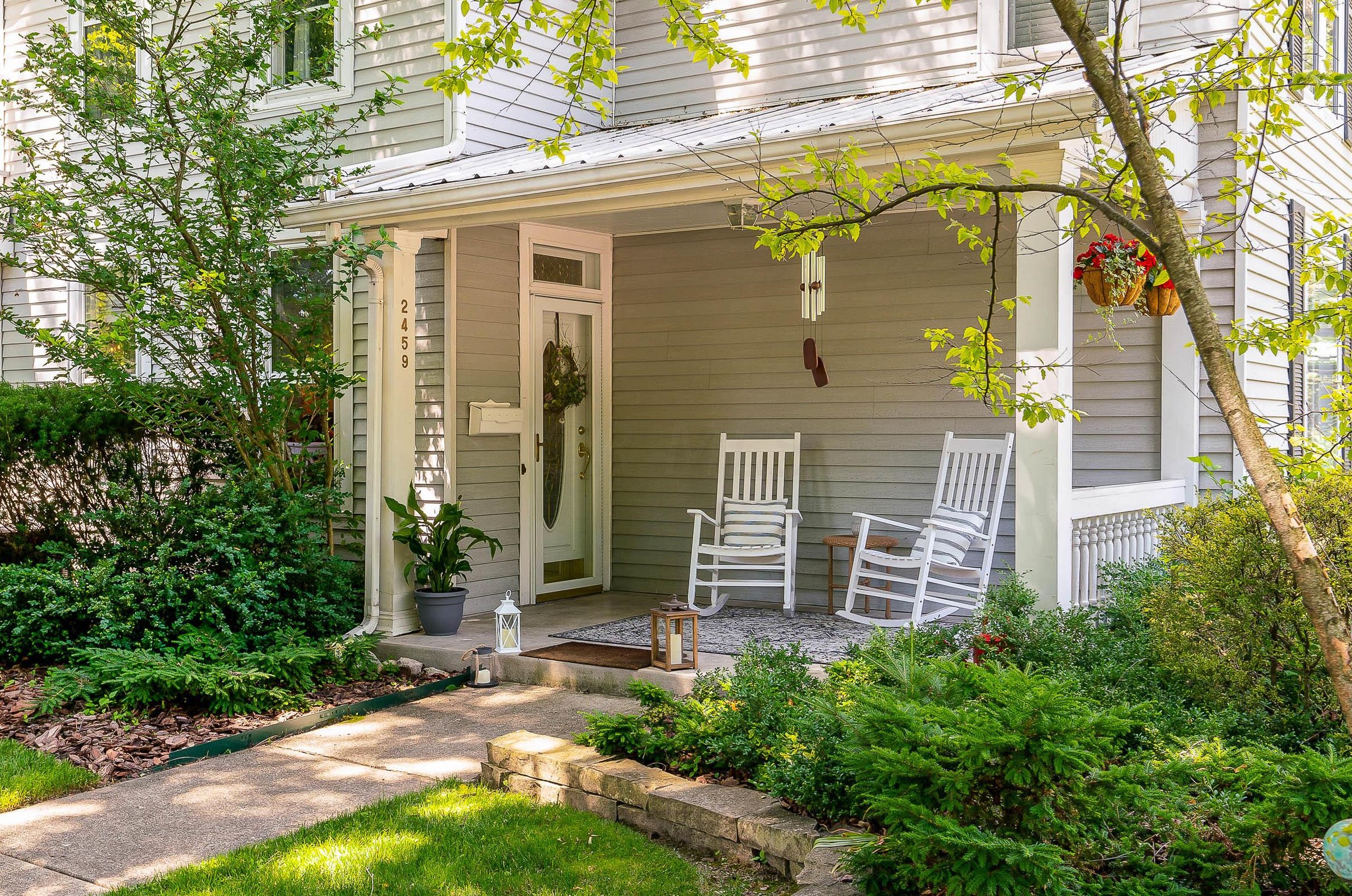 2459 Fishinger Rd, Columbus, OH 43221-1141