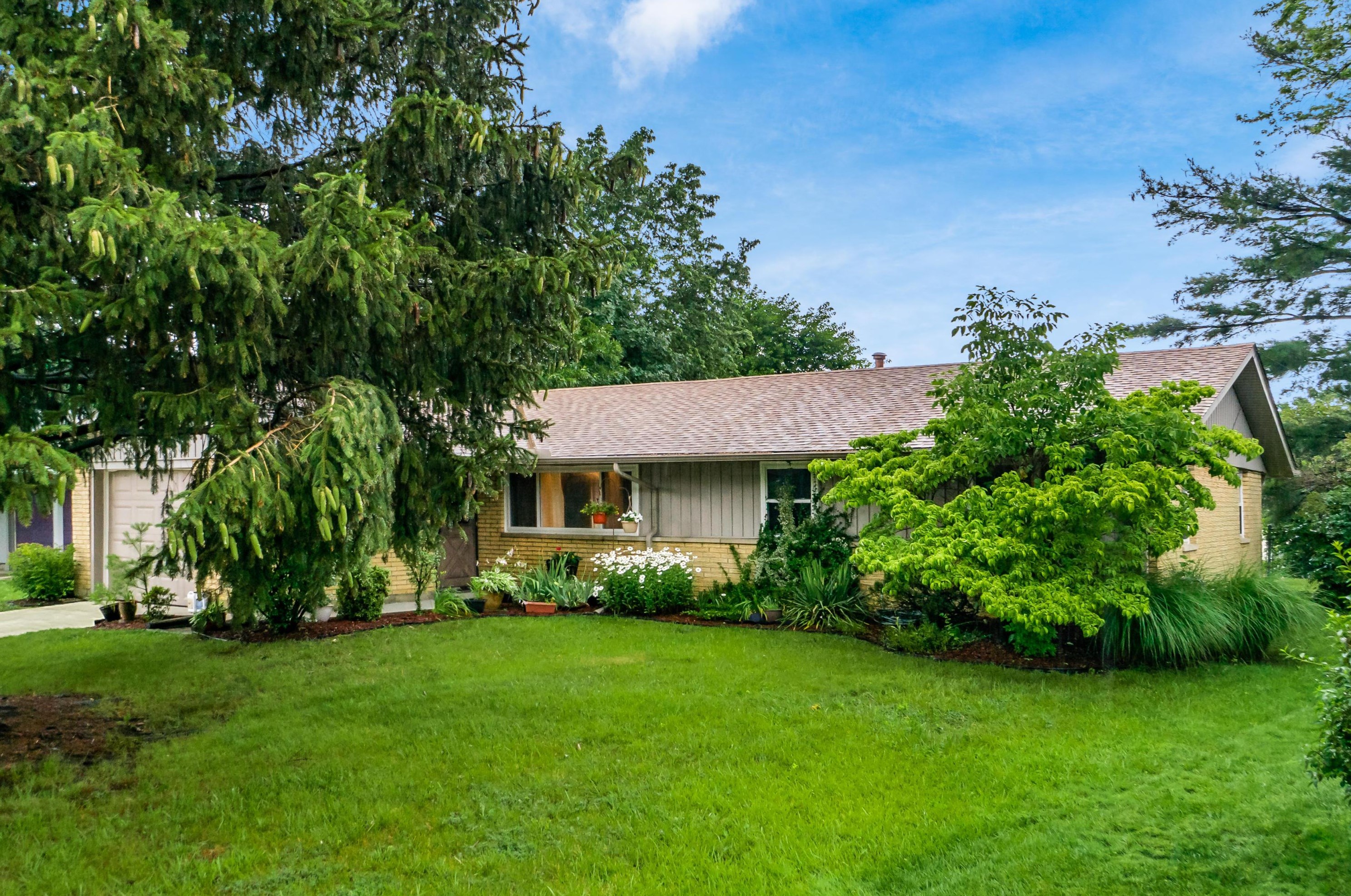 5547 Oslo Dr, Westerville, OH 43081-4229