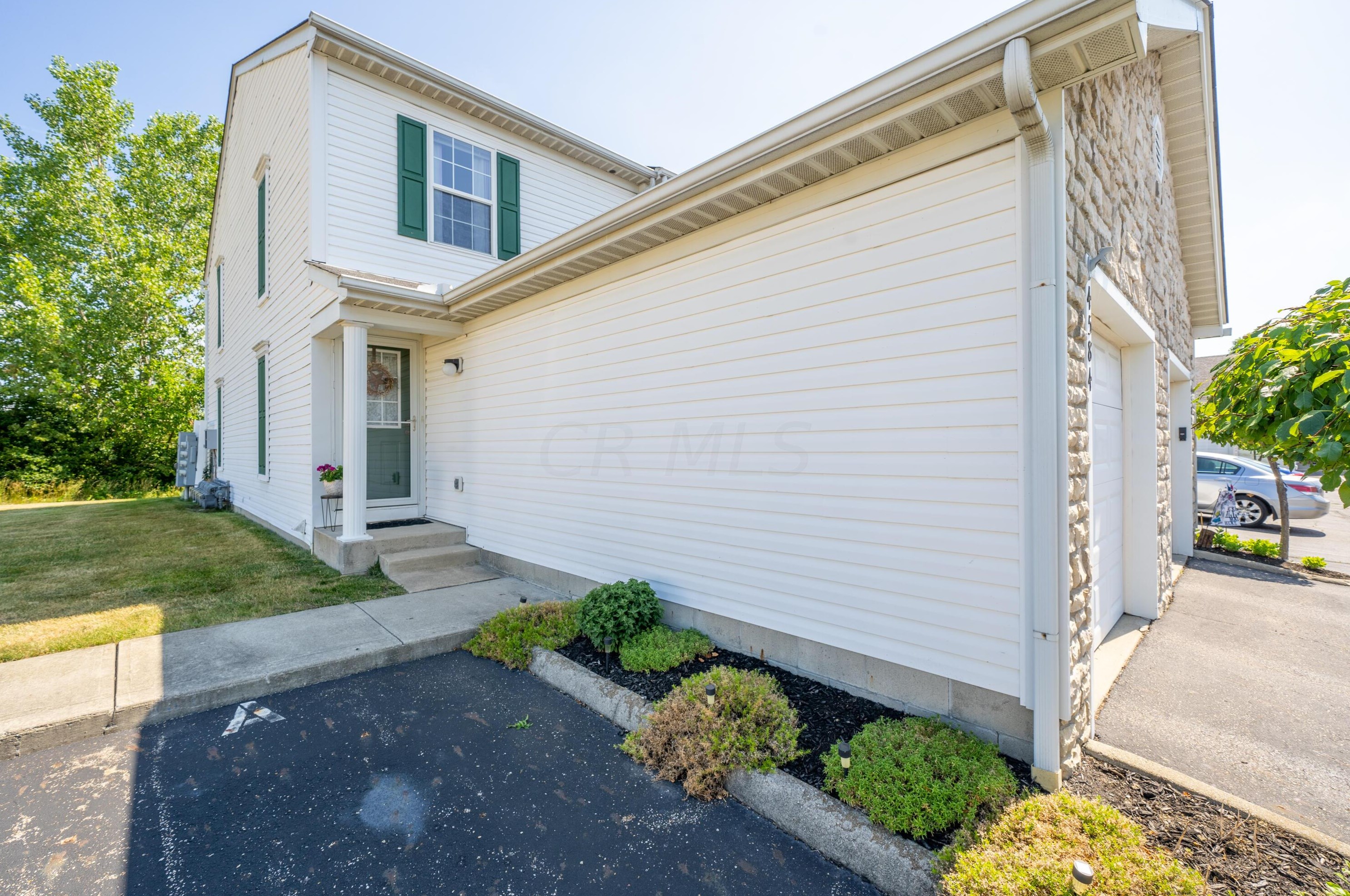 4584 Parrau Dr, Columbus, OH 43228-8475