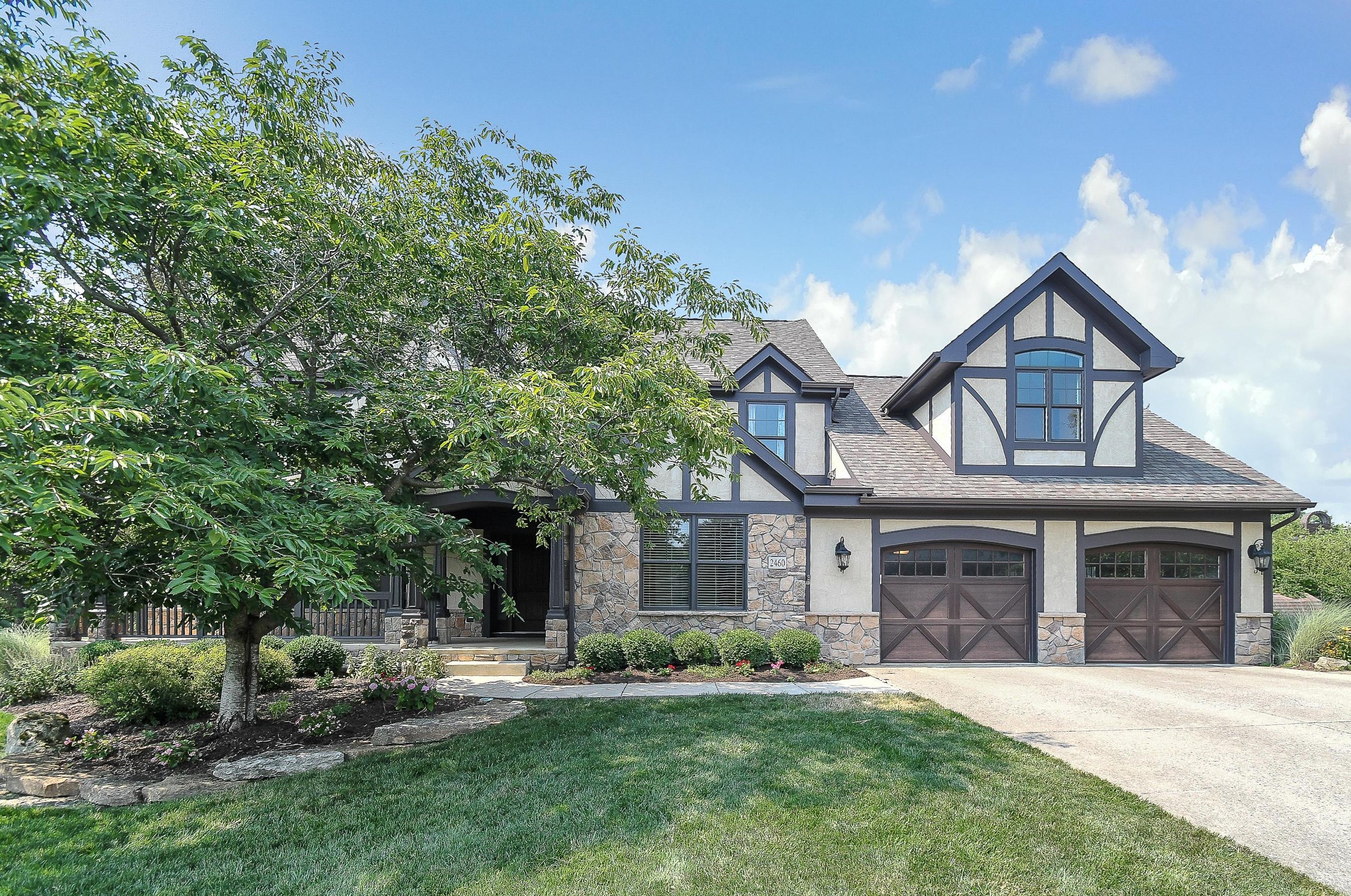 2460 Stonehaven Ct, Columbus, OH 43220-2853