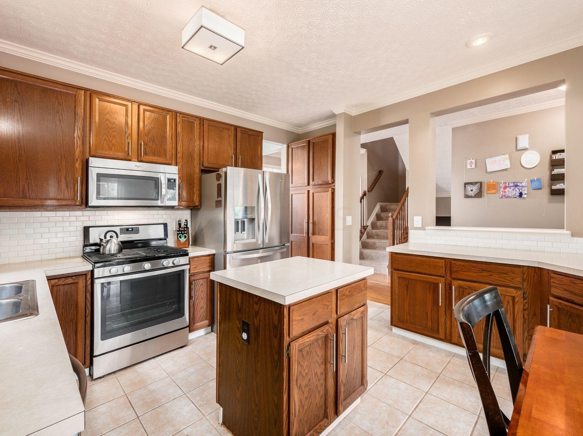 571 Cherry Hill Dr, Pickerington, OH 43147-8768