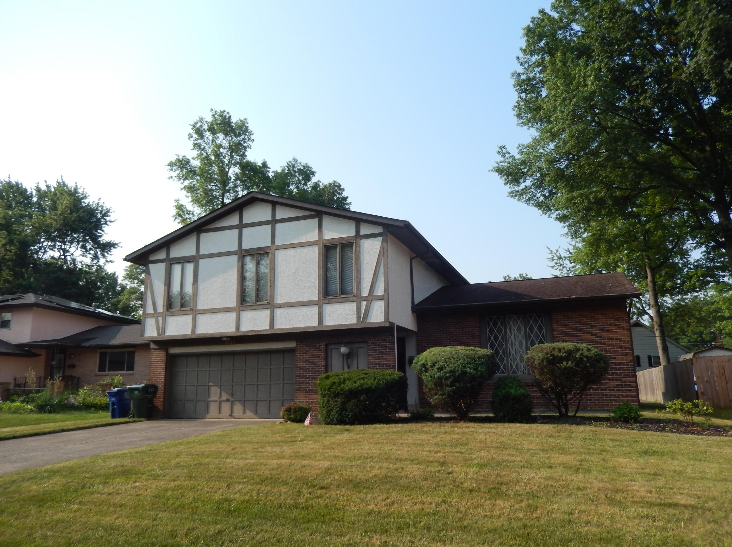2107 Honeytree Ct, Columbus, OH 43229-4624