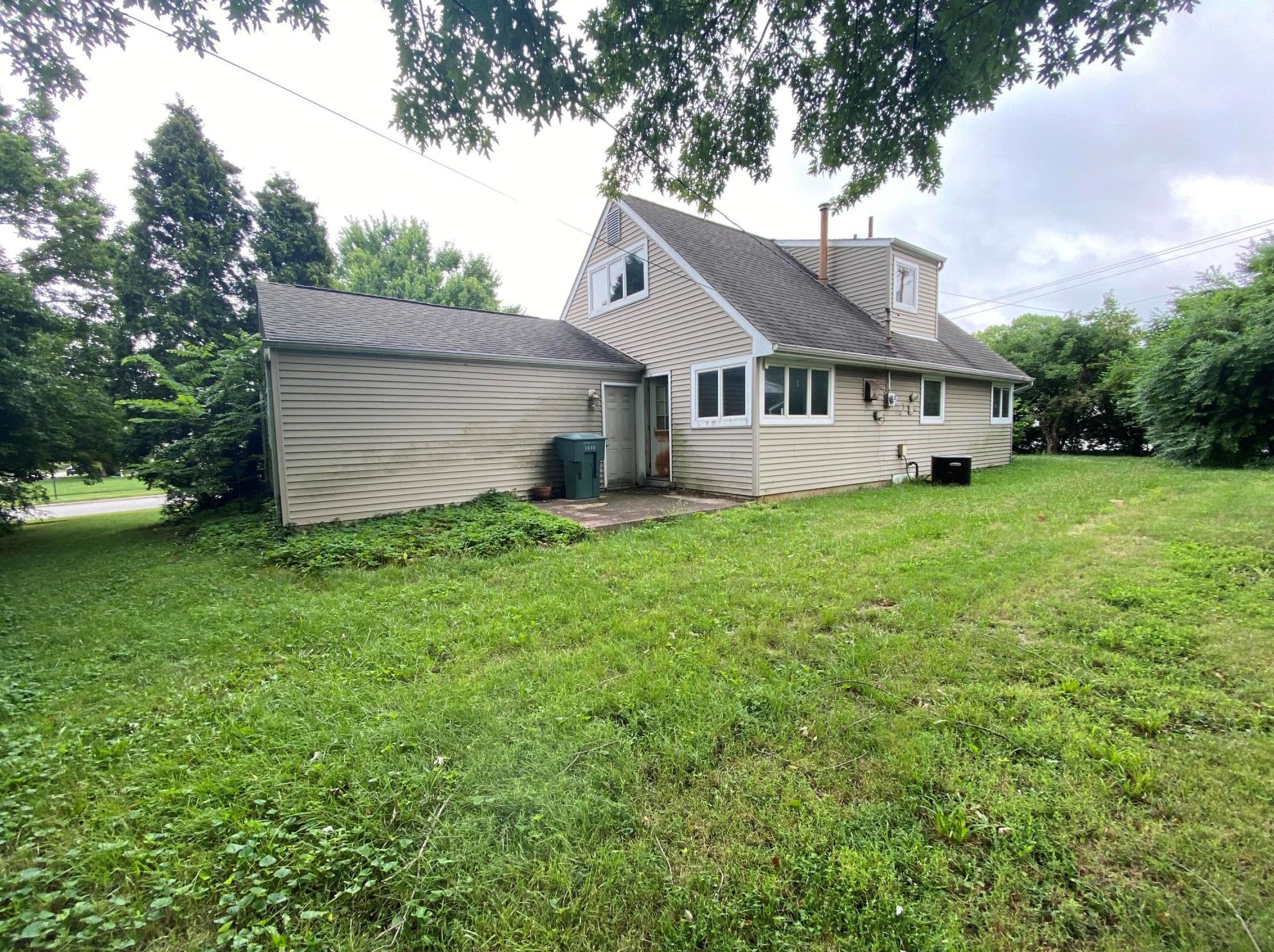 1046 Bricker Blvd, Columbus, OH 43221-1644