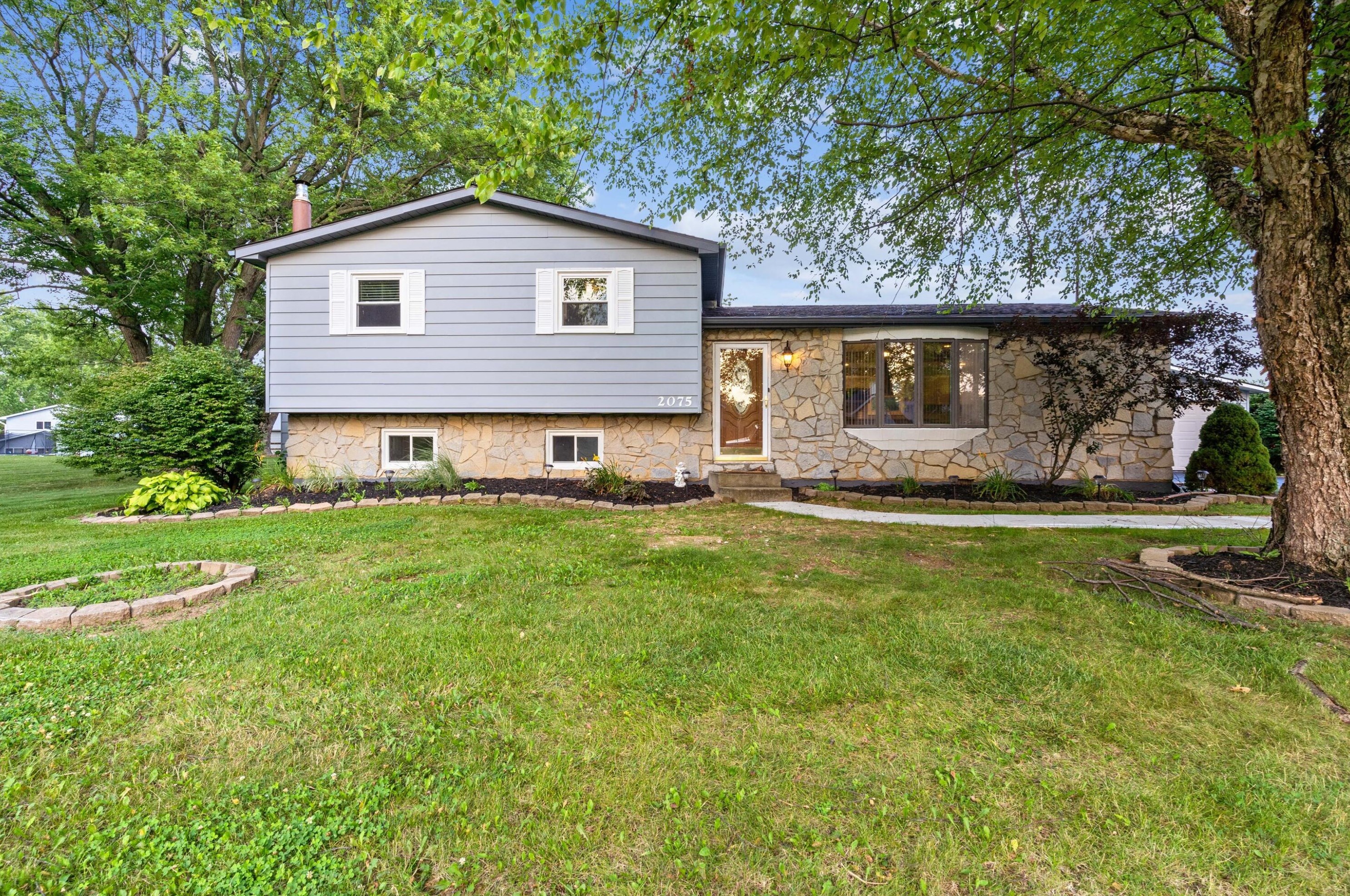 2075 Huron Dr, London, OH 43140