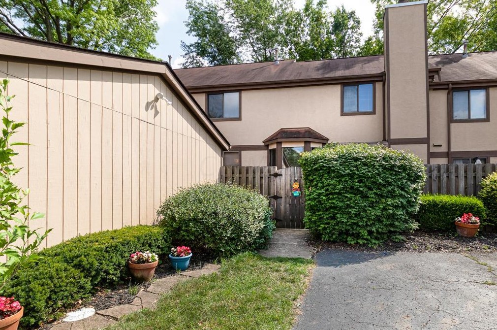 567 Big Ben Ln, Columbus, OH 43213-3454