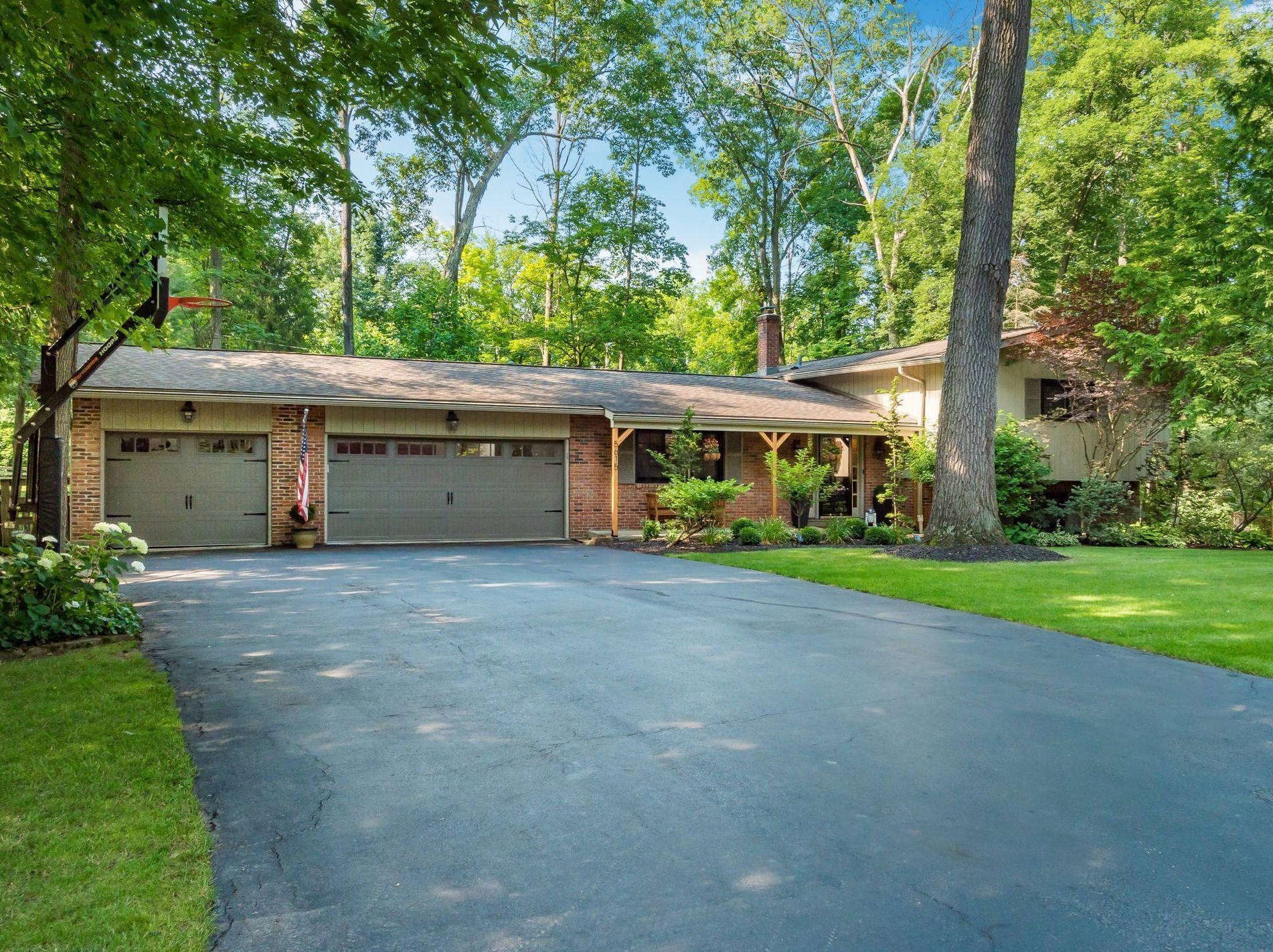 5615 Hensel Woods Rd, Columbus, OH 43230-1810