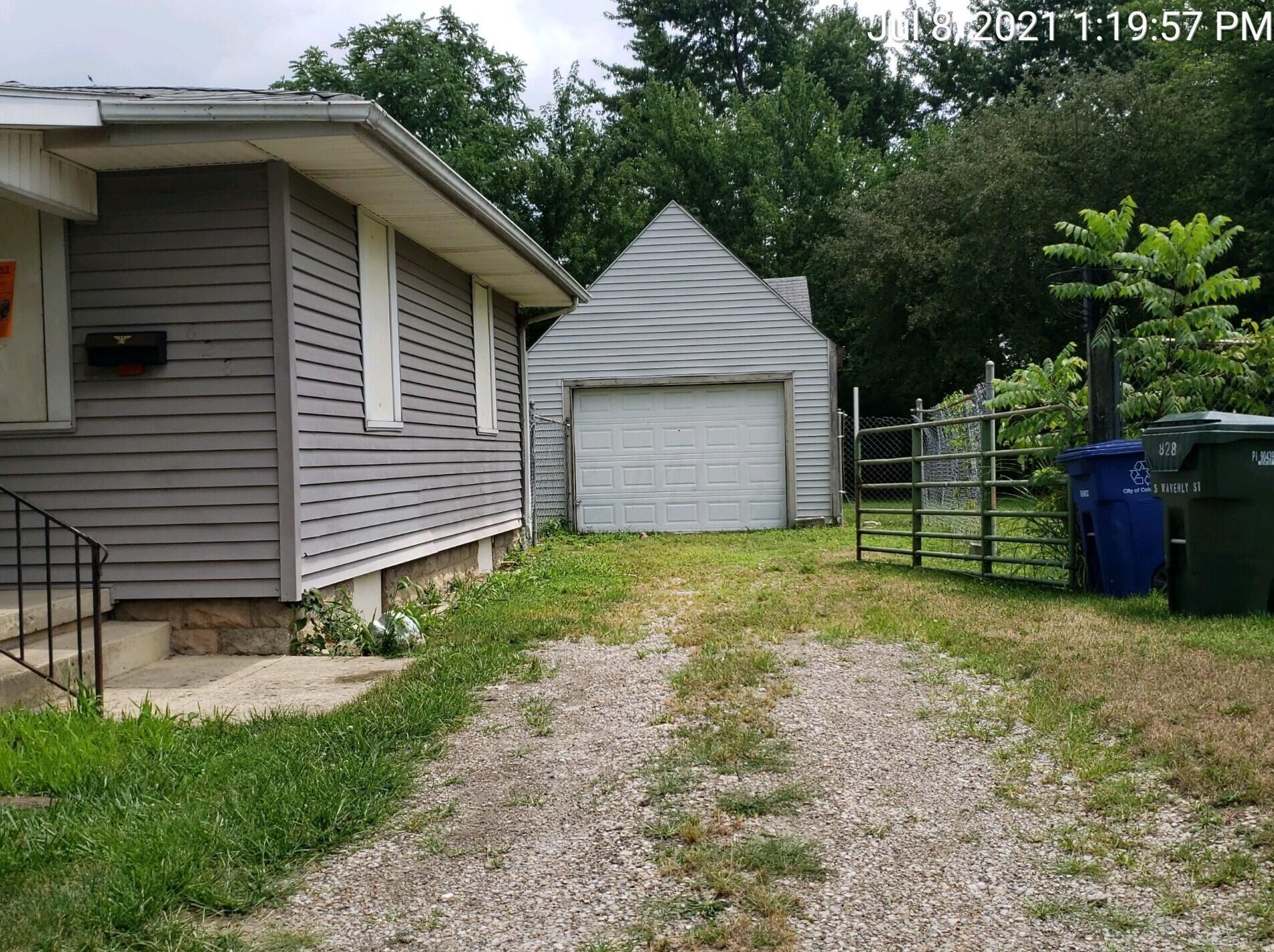 828 Waverly St, Columbus, OH 43227-1019