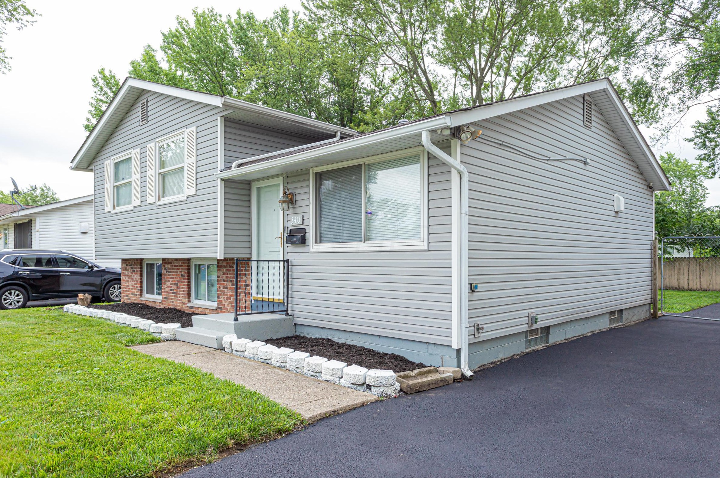 3413 Bridgemore Dr, Columbus, OH 43232-4009