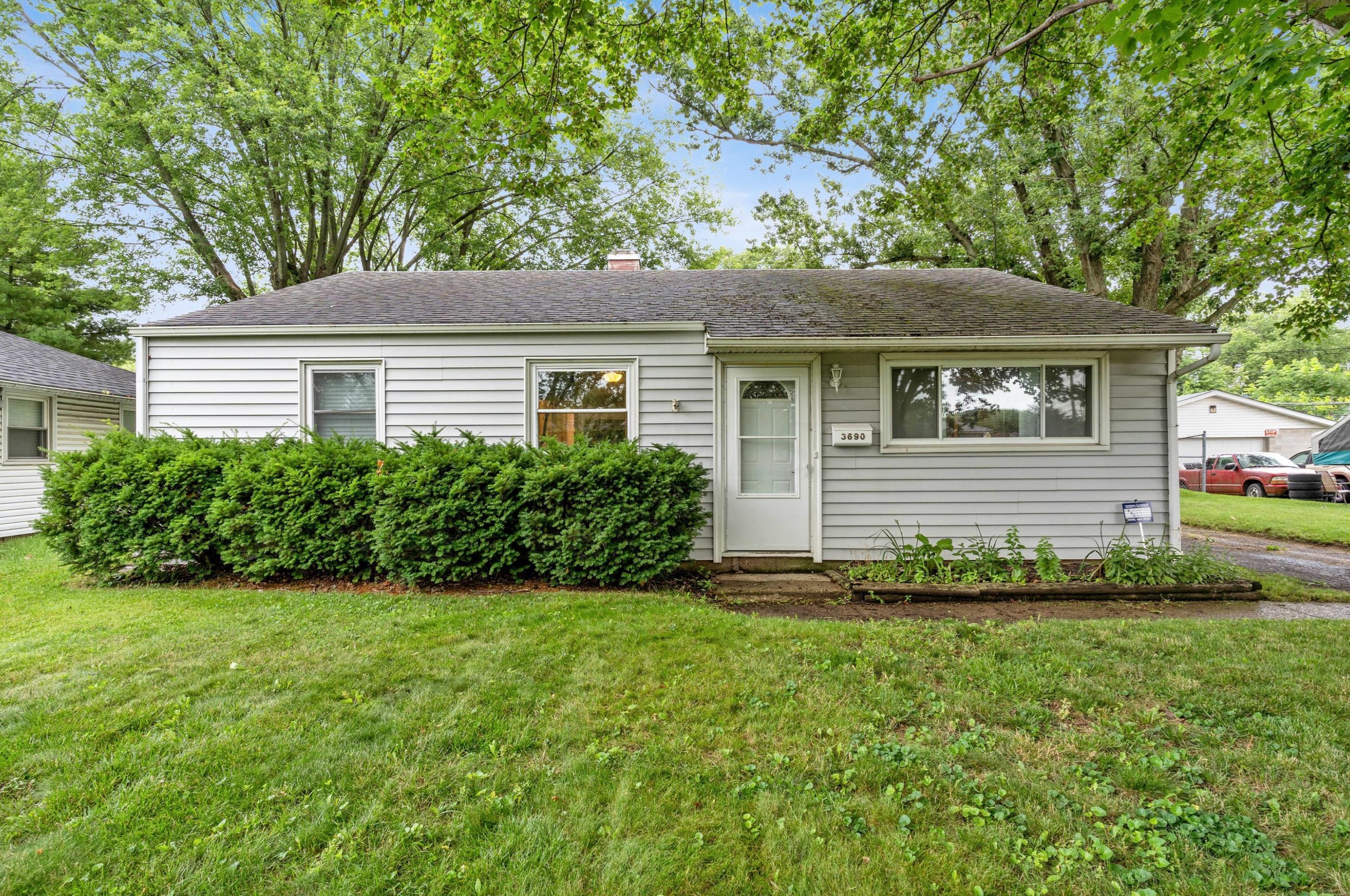 3690 Luxair Dr, Hilliard, OH 43026