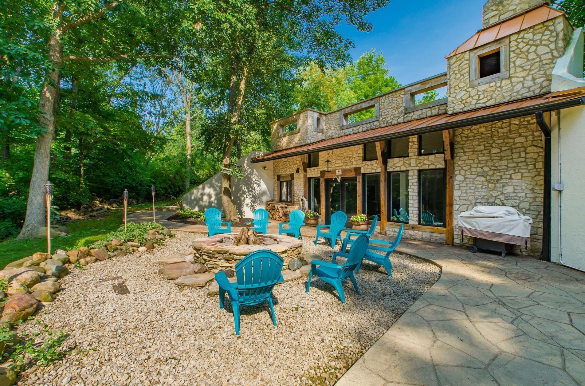 2325 Home Rd, Delaware, OH 43015