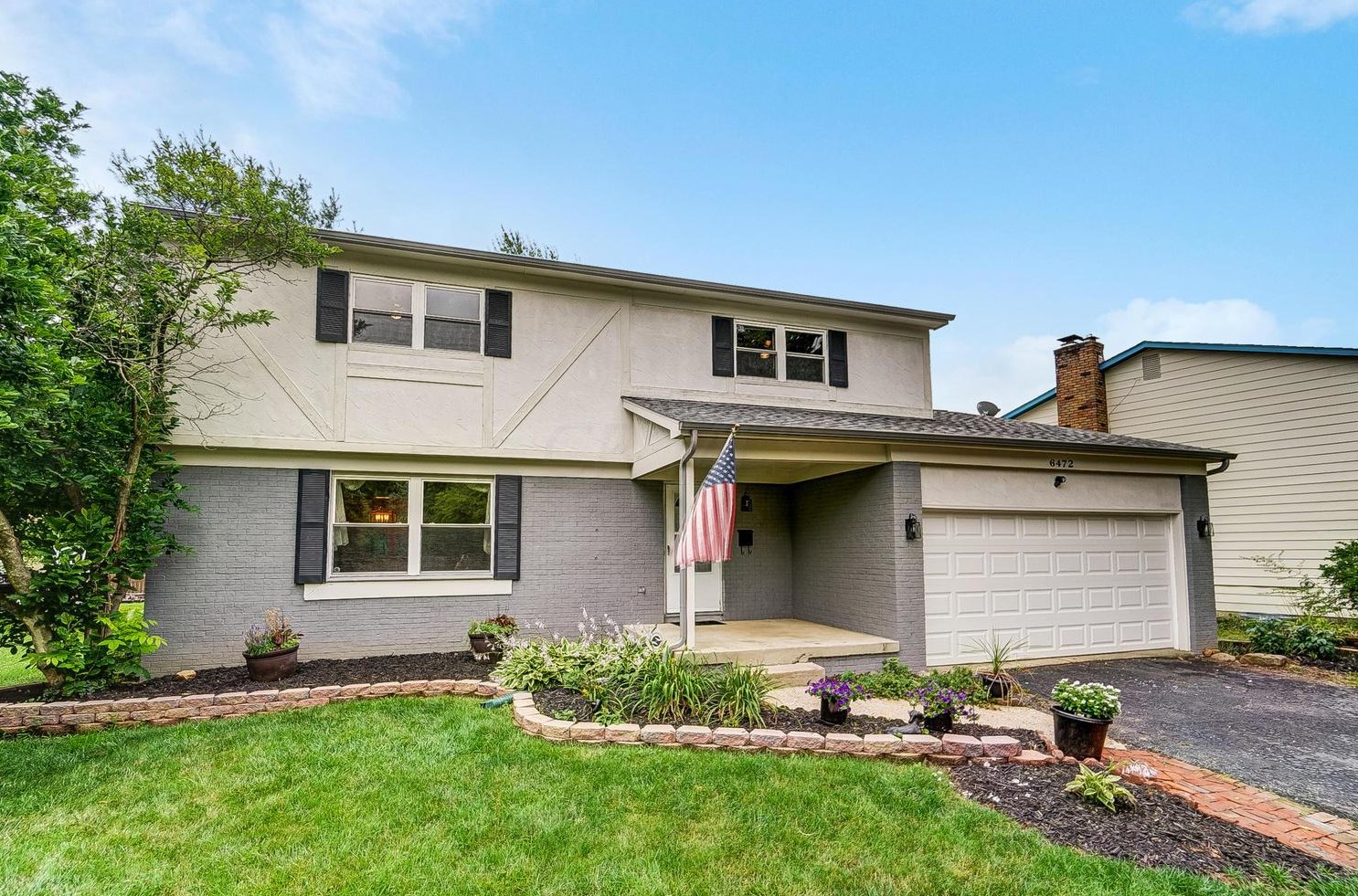 6472 Middleshire St, Columbus, OH 43229-2033