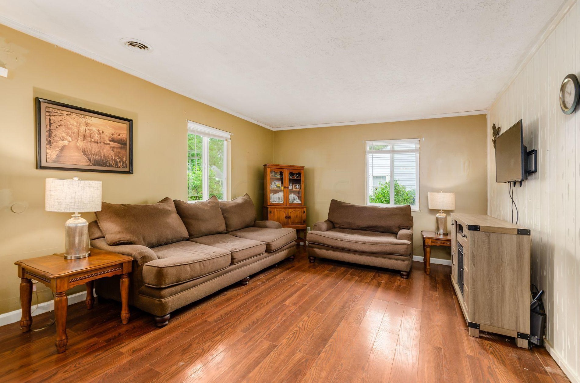 928 Colgate Rd, Columbus, OH 43213-2409