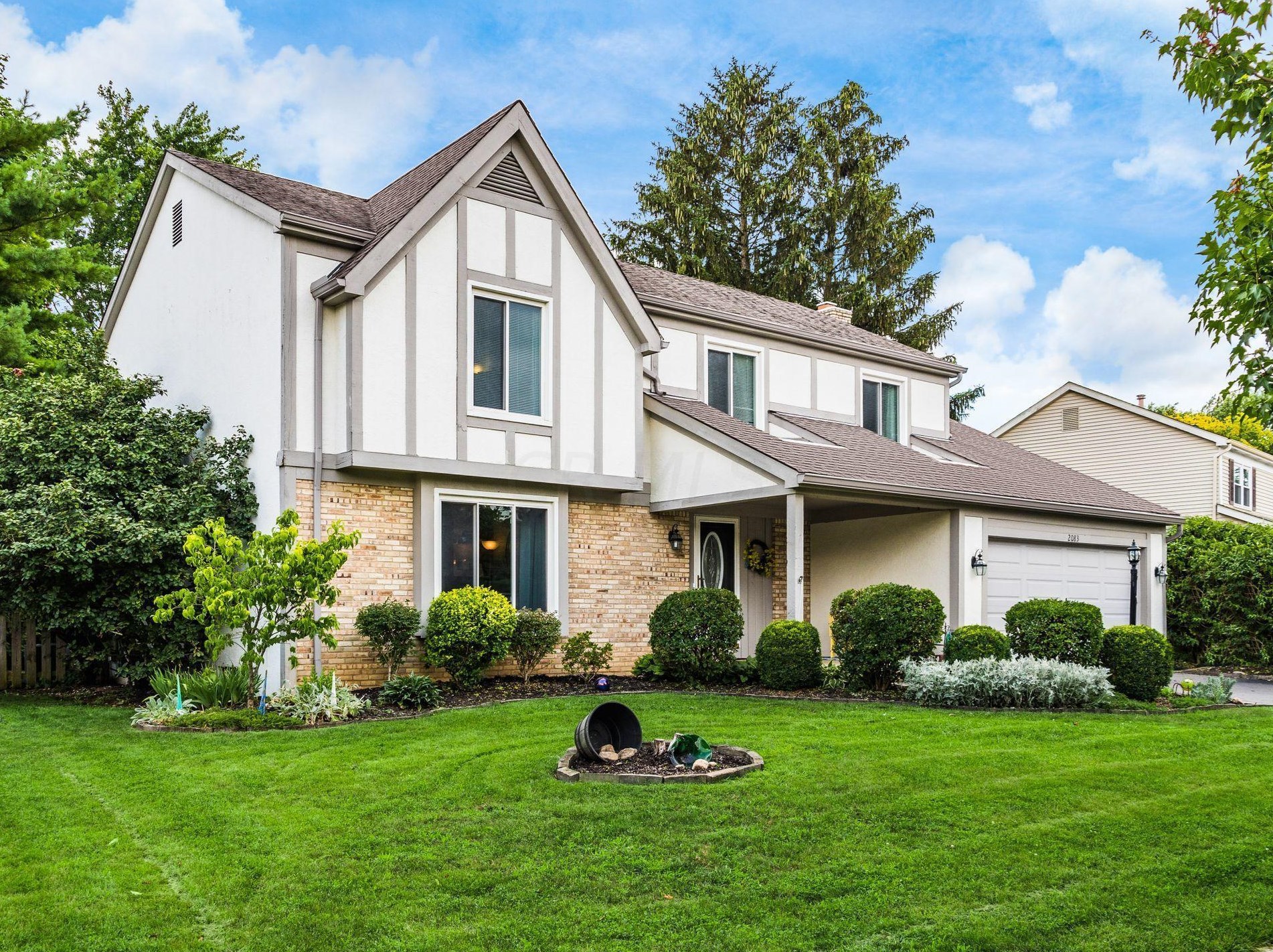 2083 Stancrest Rd, Dublin, OH 43016-9548