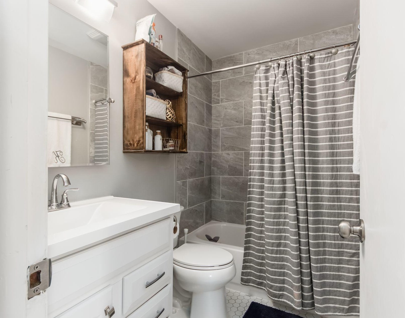 292 Chase Rd, Columbus OH 43214-1103 exterior