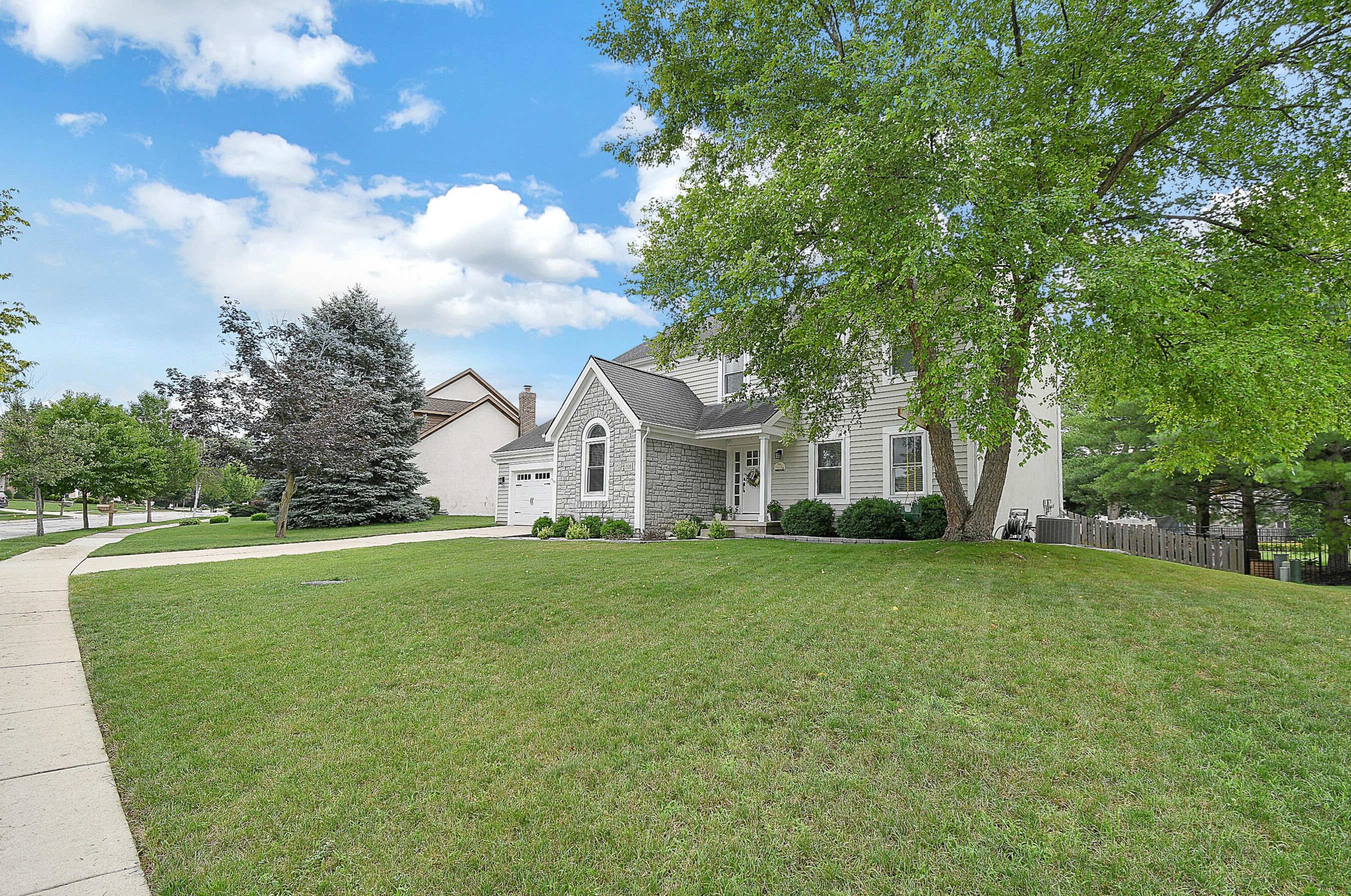 1326 Wallasey Dr, Westerville, OH 43081-3736