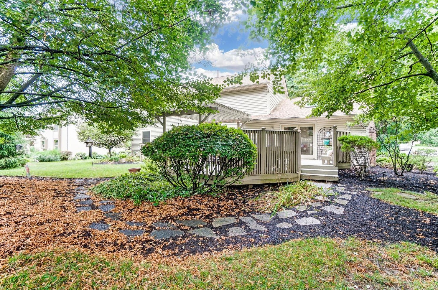 13114 Oakmere Dr, Pickerington OH  43147-9005 exterior
