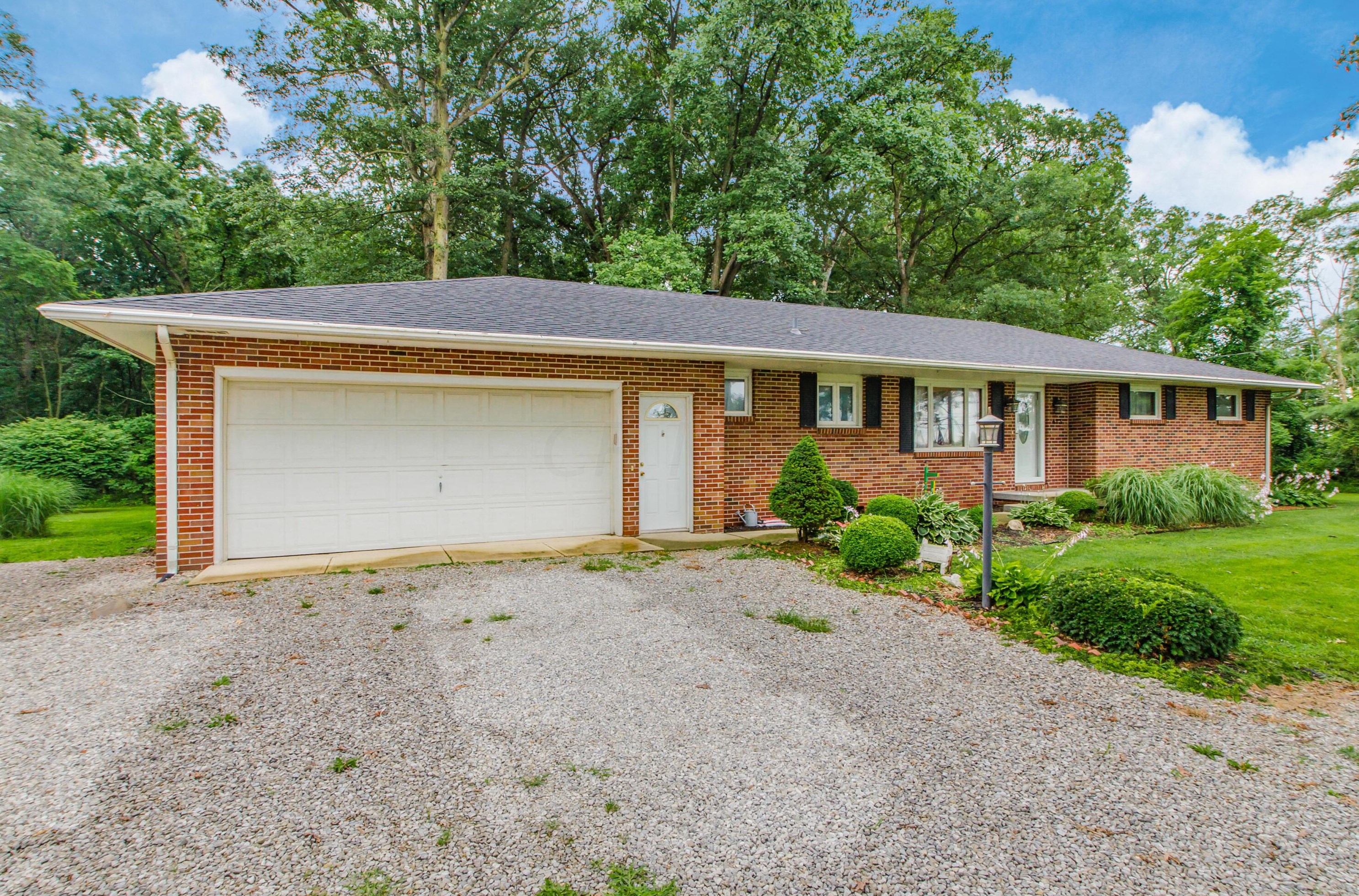 413 Barks W Rd, Marion, OH 43302