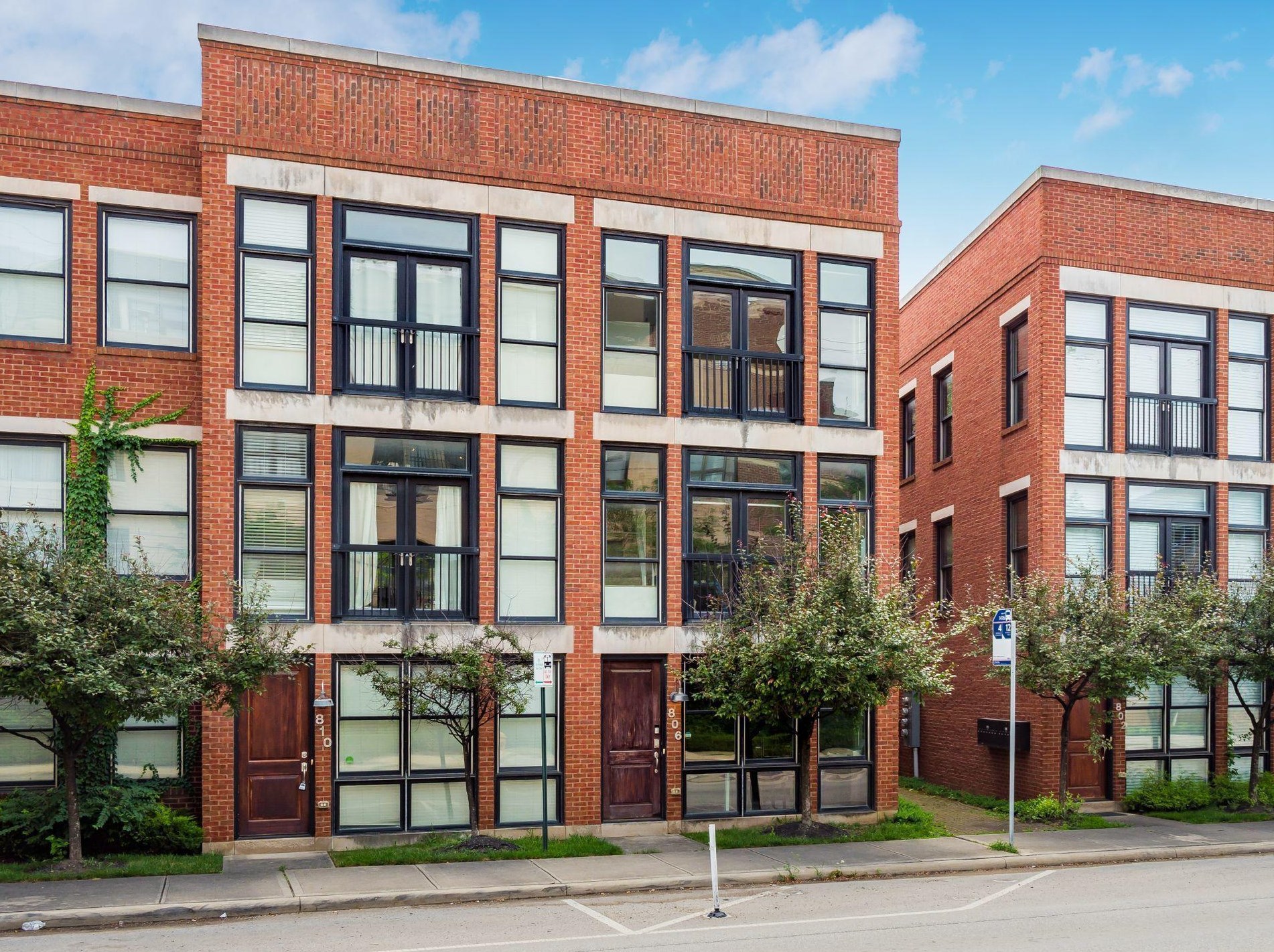 806 4th St, Columbus, OH 43215-1594