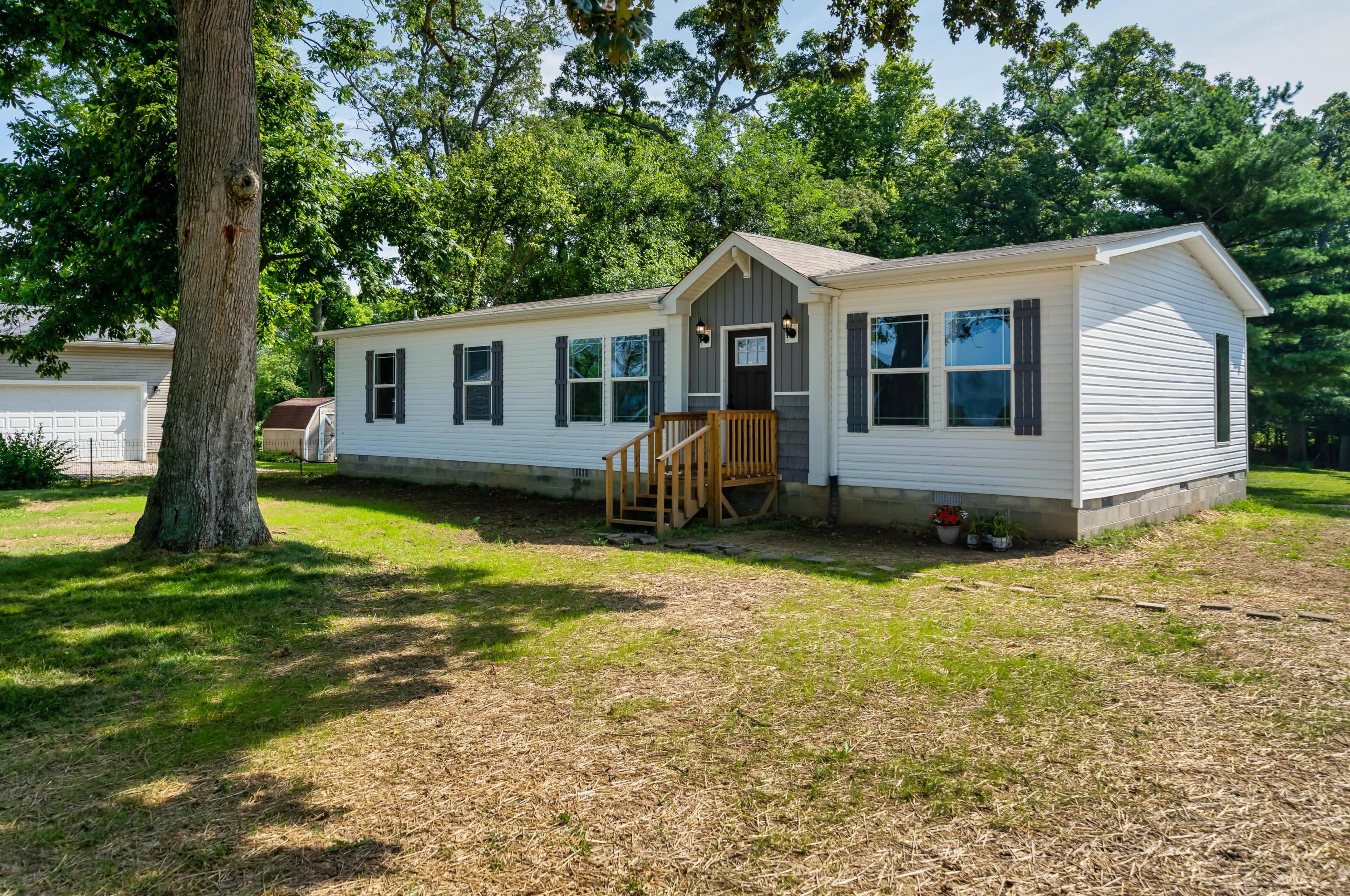 24270 Sisk Rd, Circleville OH  43113-9687 exterior