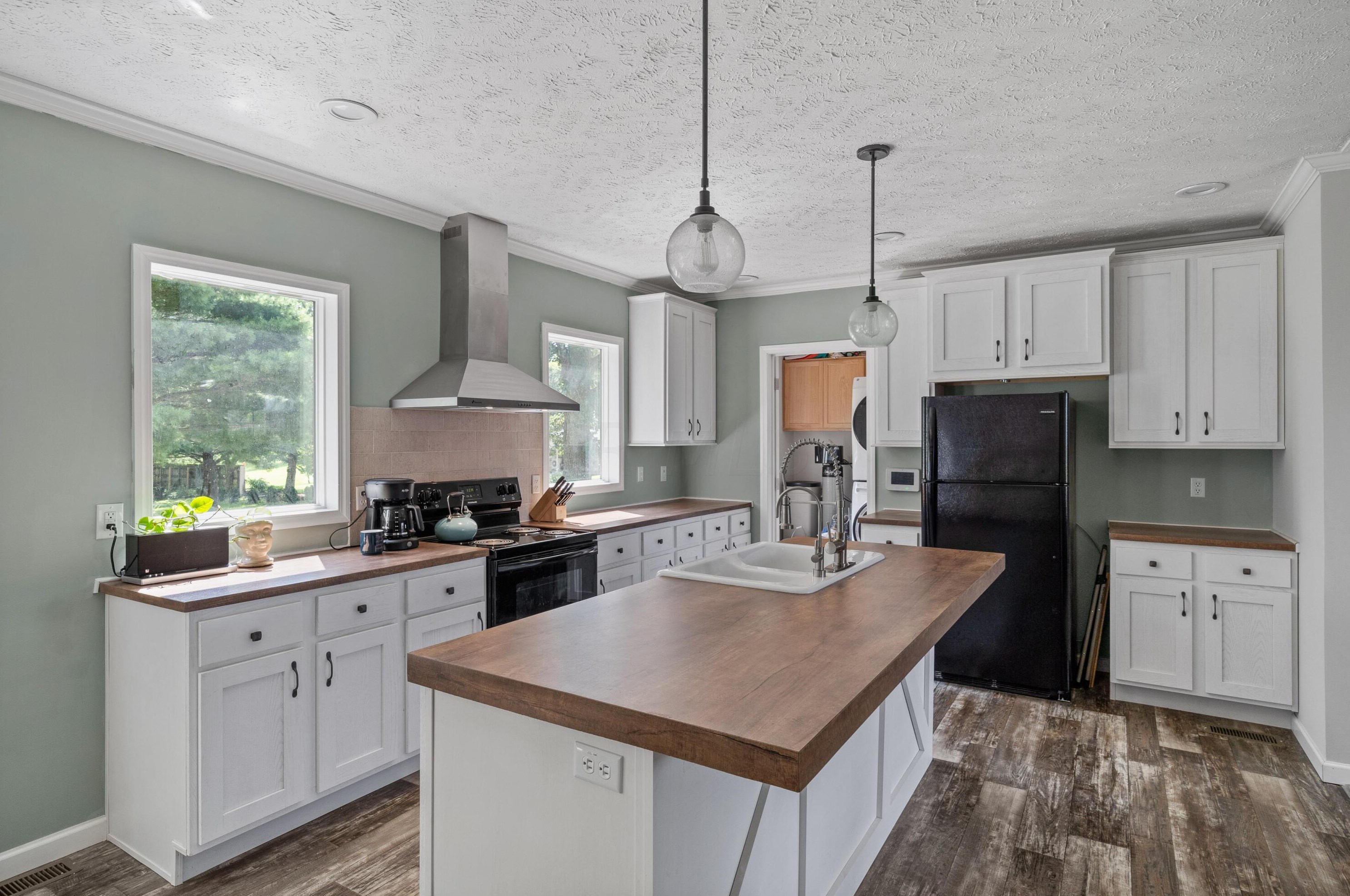 24270 Sisk Rd, Circleville OH  43113-9687 exterior
