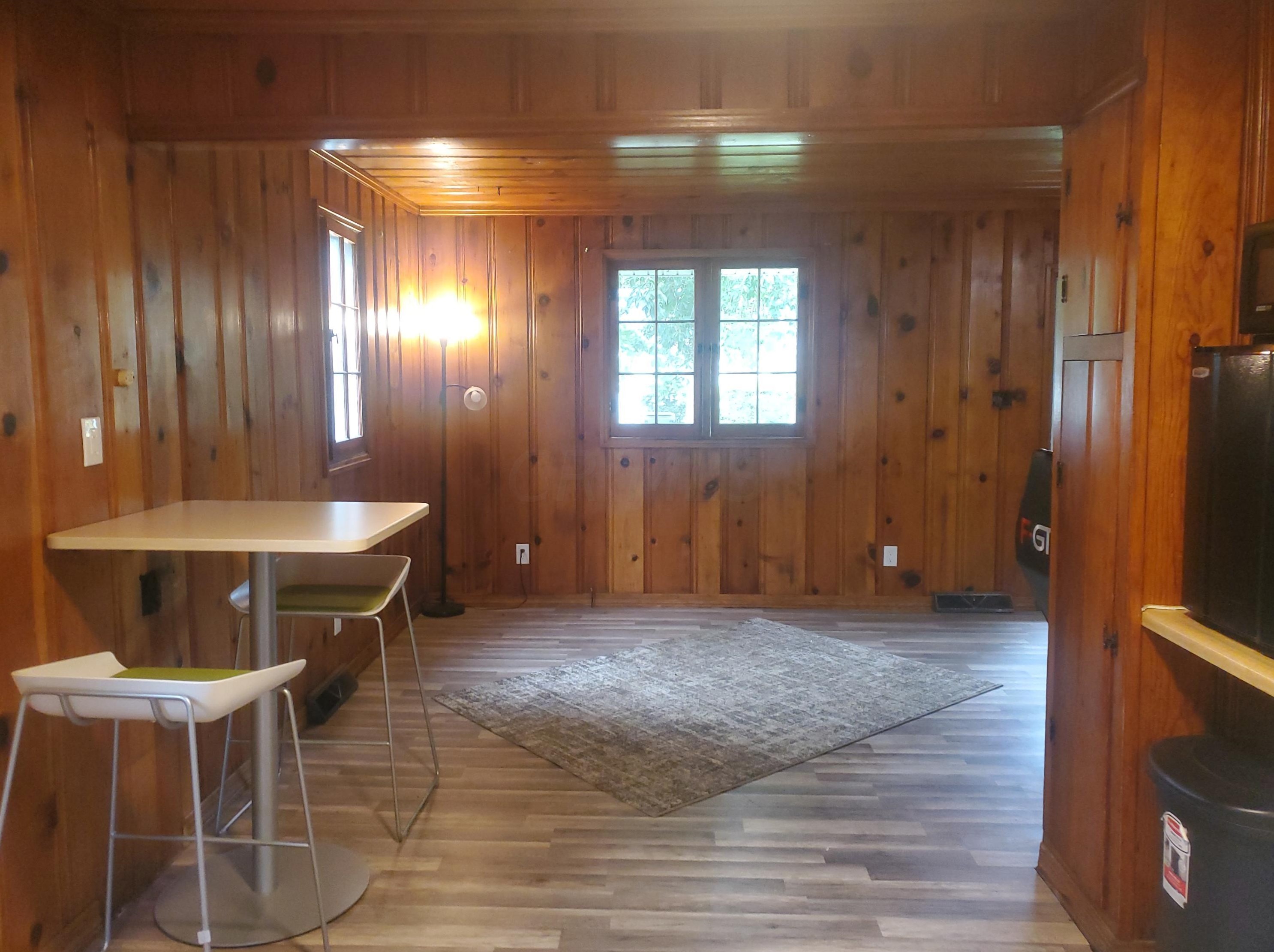4520 Helen Dr, Columbus, OH 43232-5643