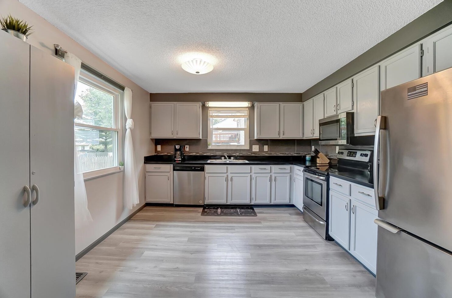 4538 Glenhaven Dr, Columbus OH 43231-5987 exterior