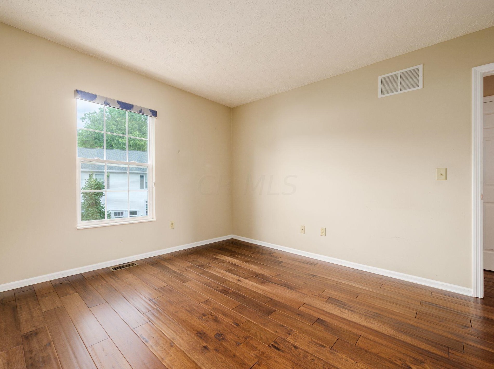 98 Olentangy Pt, Columbus OH 43202-1905 exterior