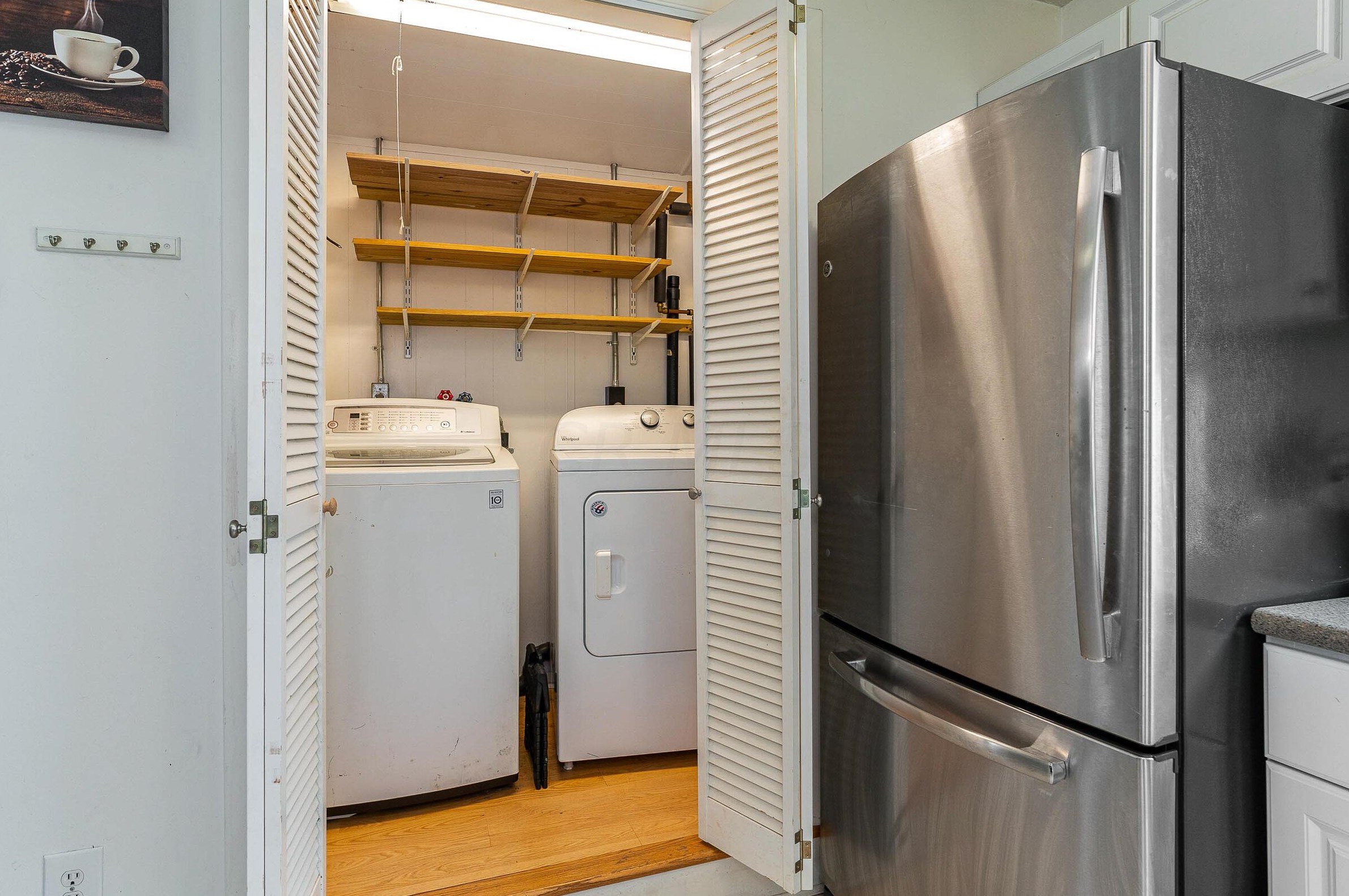 3697 Eisenhower Rd, Columbus OH 43224-2626 exterior