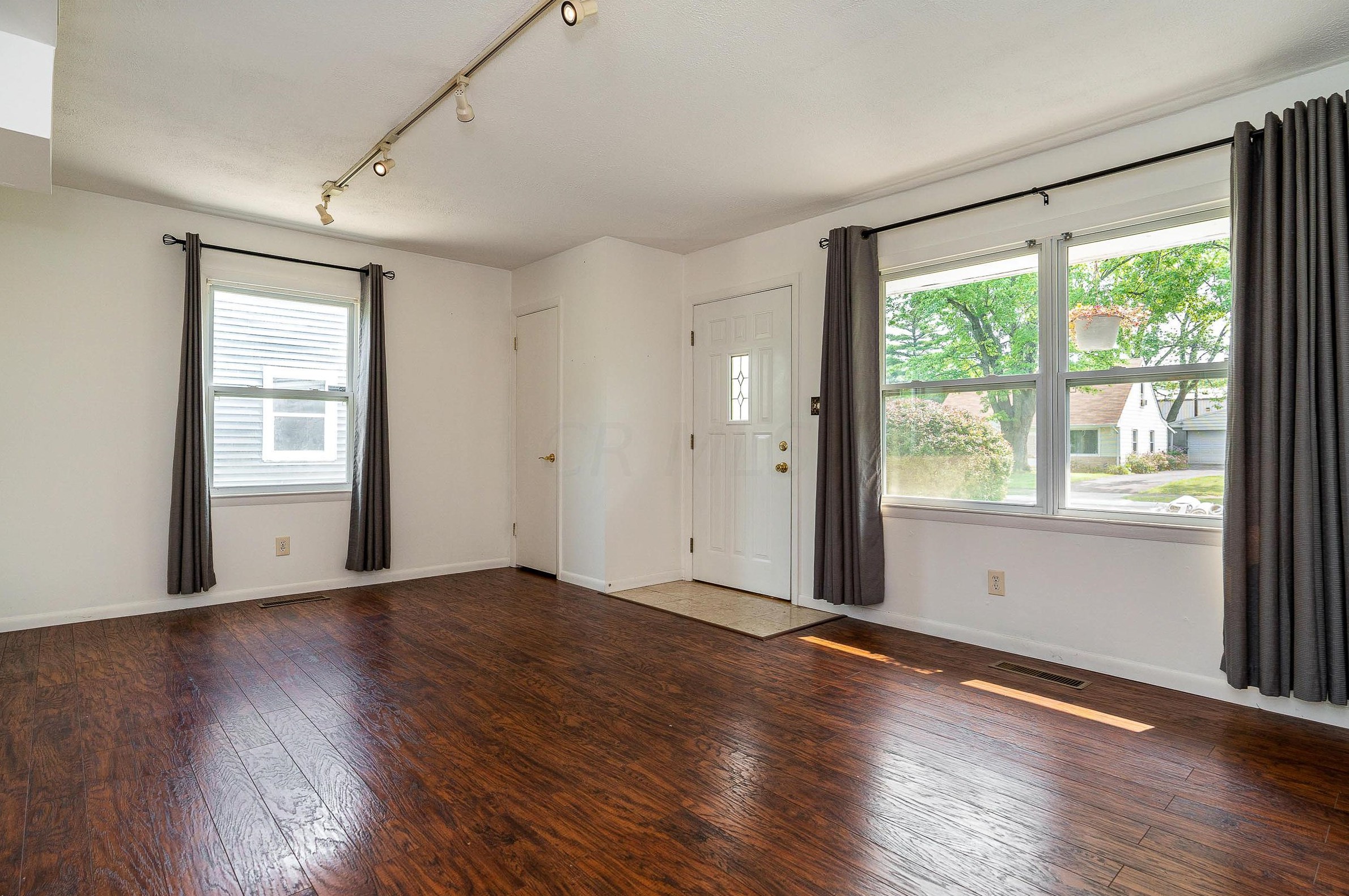 3697 Eisenhower Rd, Columbus OH 43224-2626 exterior