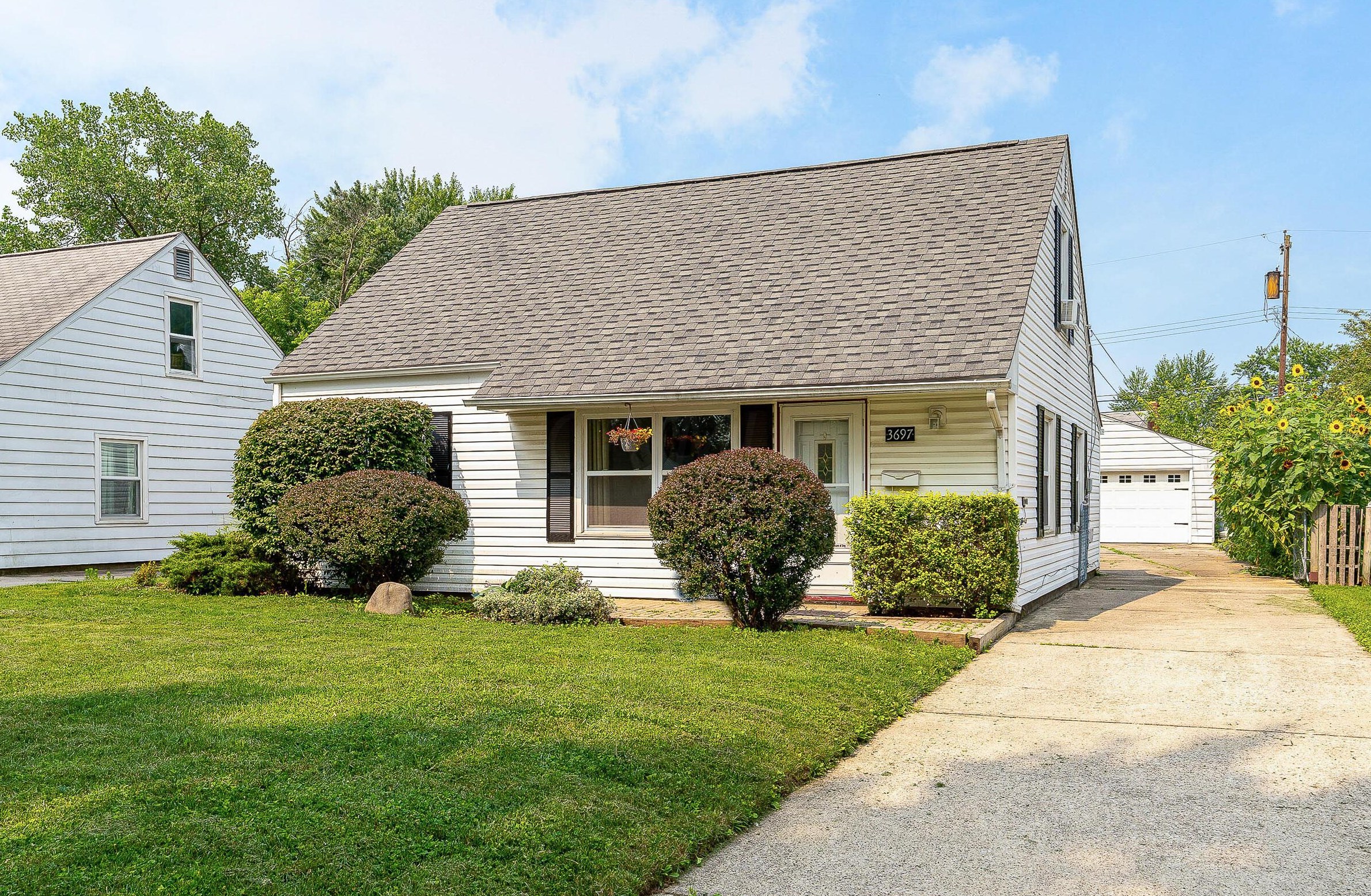 3697 Eisenhower Rd, Columbus, OH 43224-2627