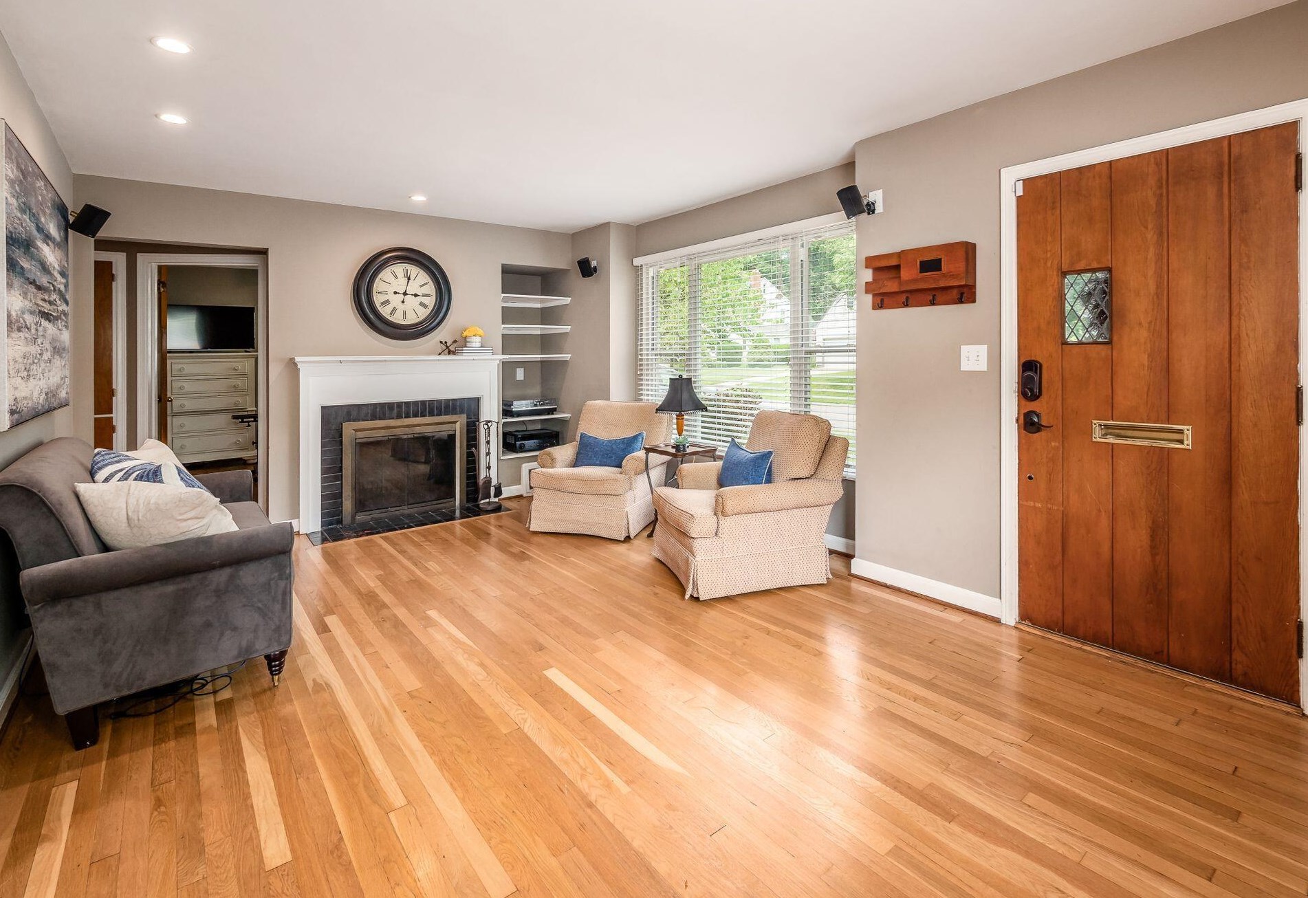 2757 Kensington Pl, Columbus, OH 43202-2329