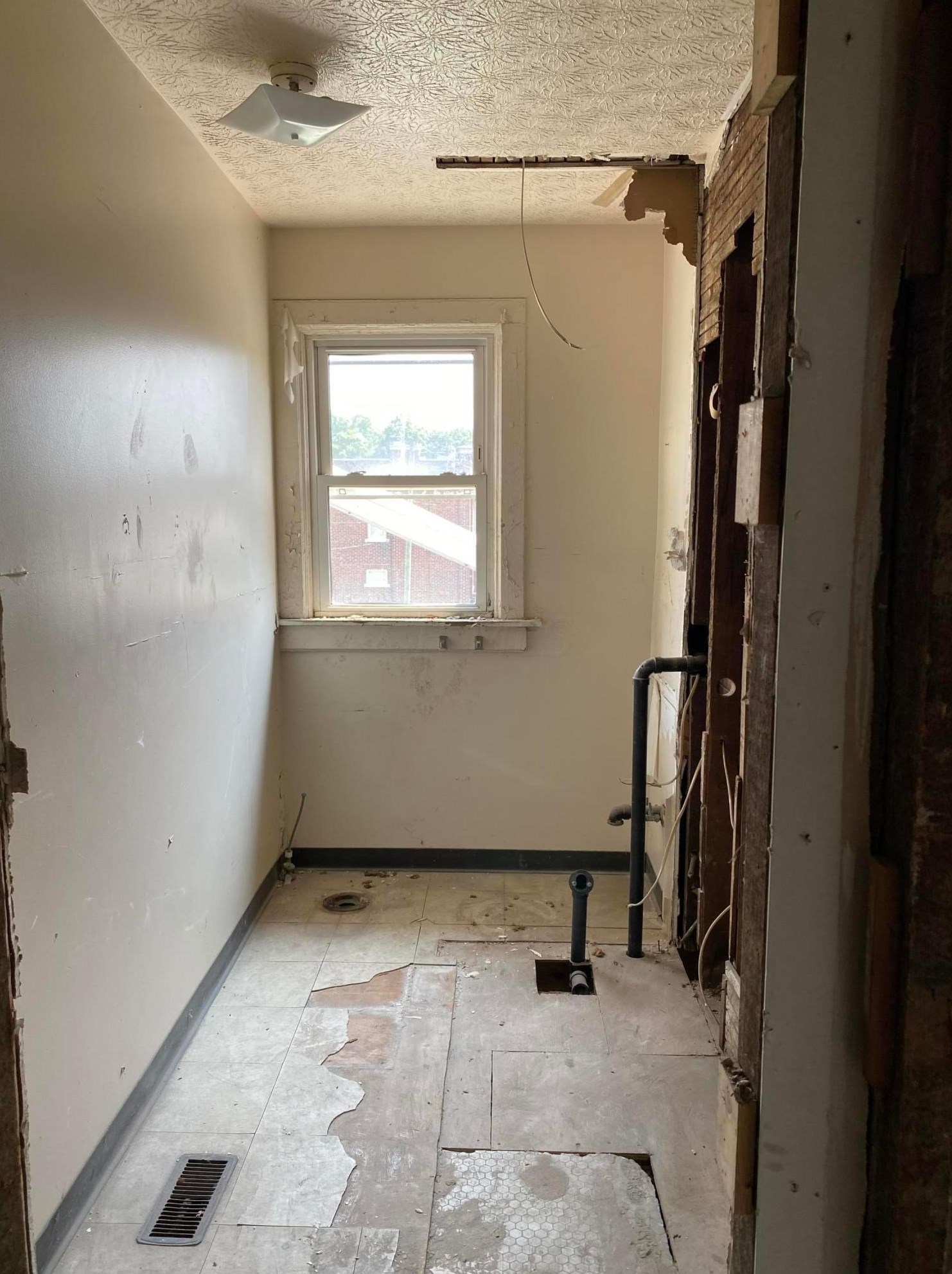 1040 Ohio Ave, Columbus OH  43206-1574 exterior