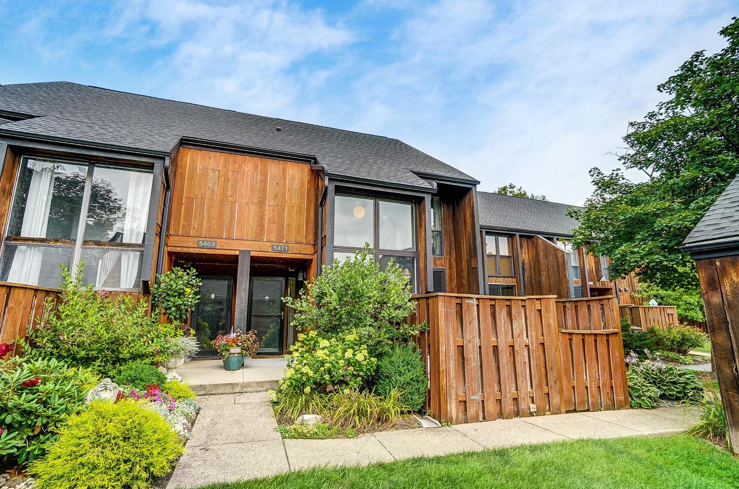 5471 Blue Cloud Ln, Westerville, OH 43081-4402