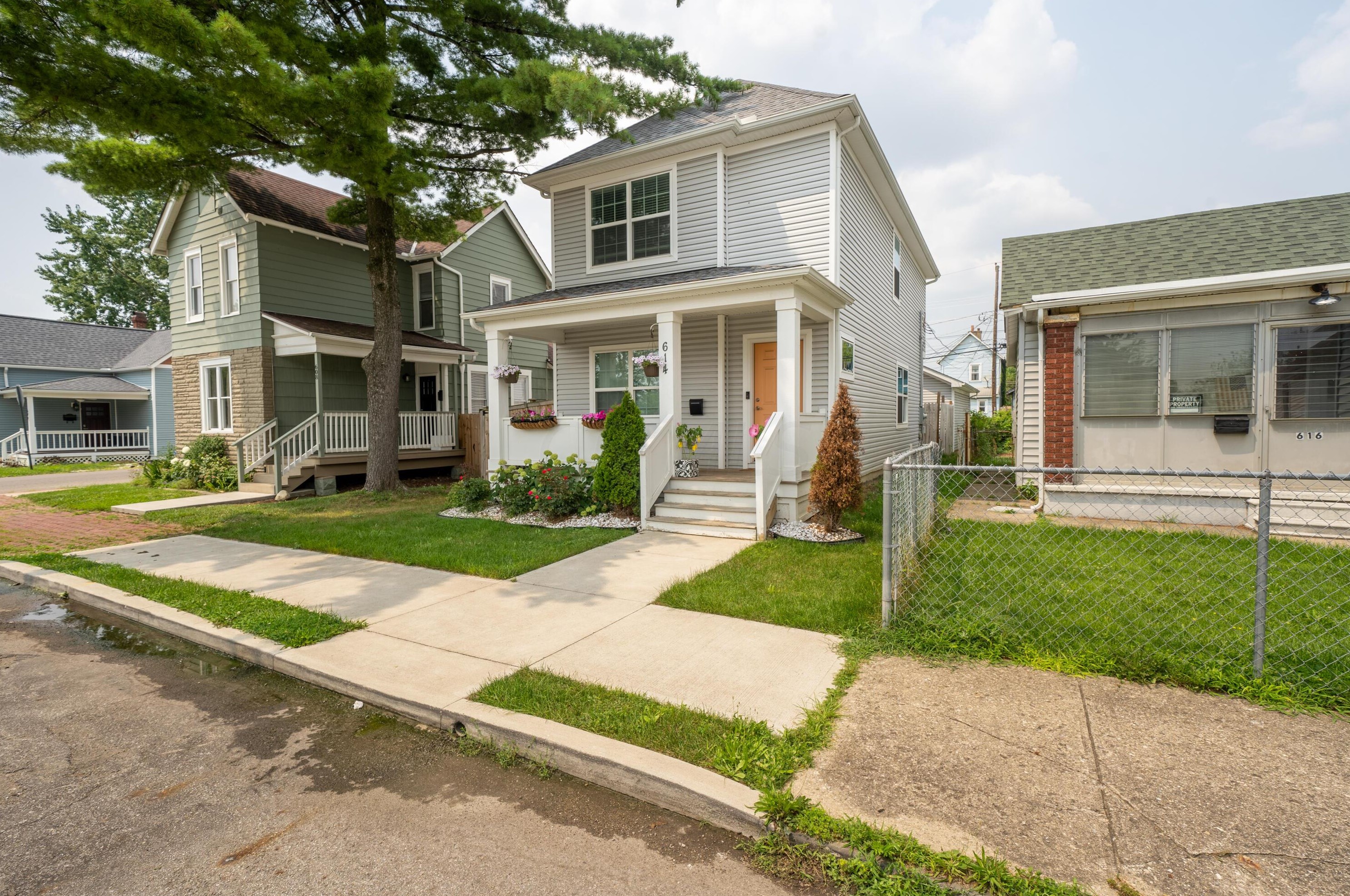 614 Reinhard Ave, Columbus, OH 43206-2857