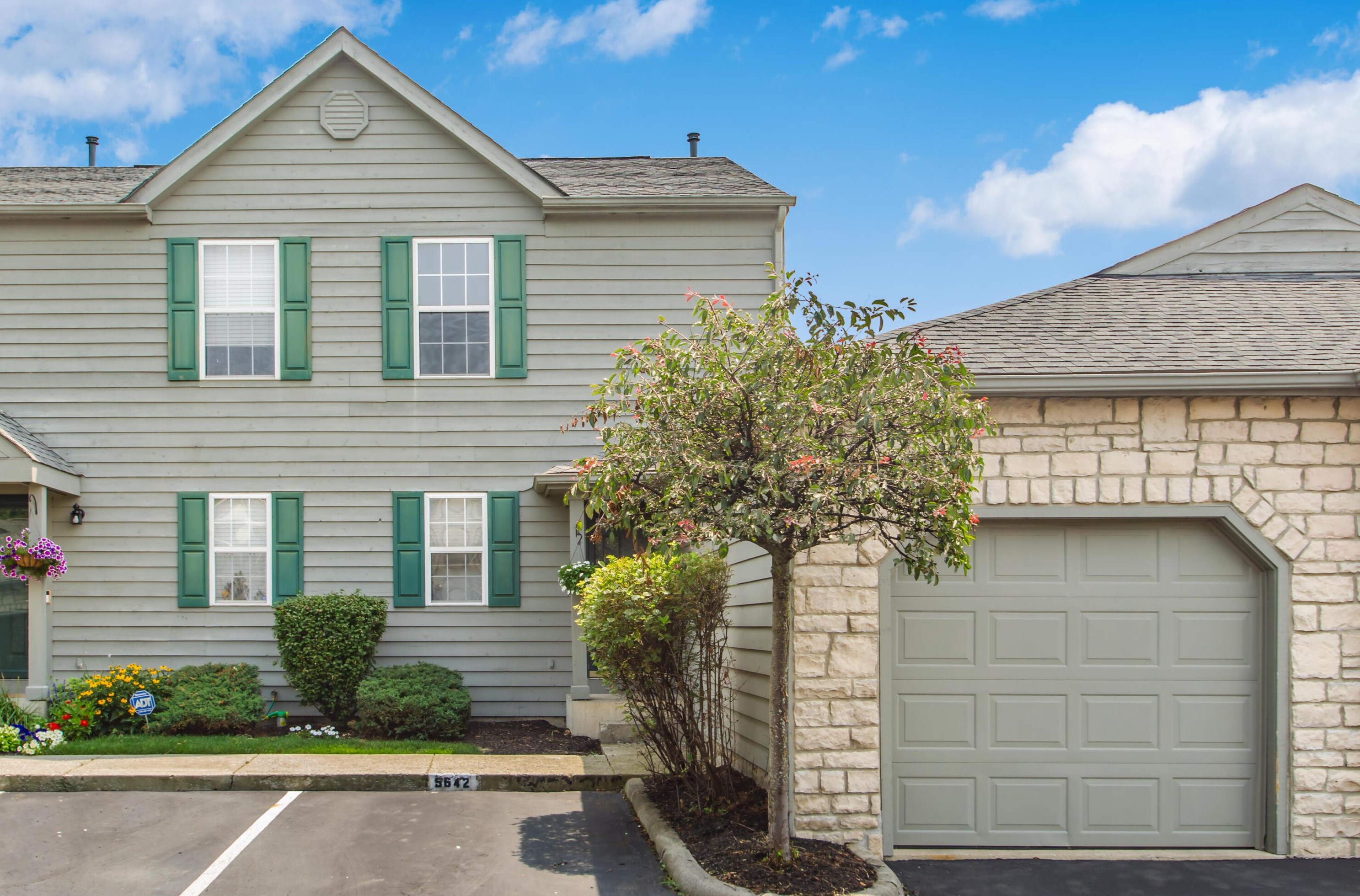 5642 Blendonridge Dr, Columbus, OH 43230-9846