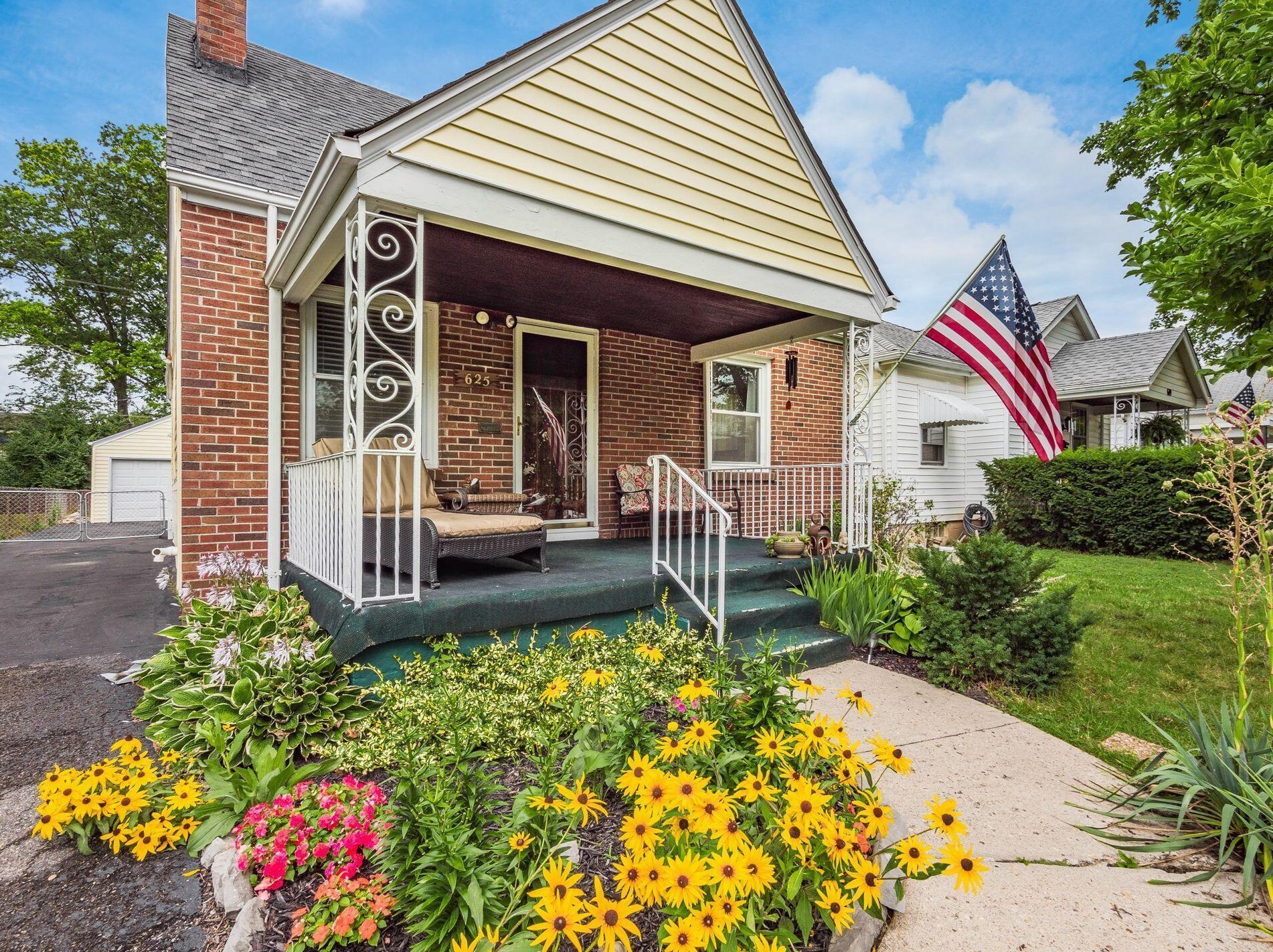 625 Crescent Rd, Columbus, OH 43204-2460