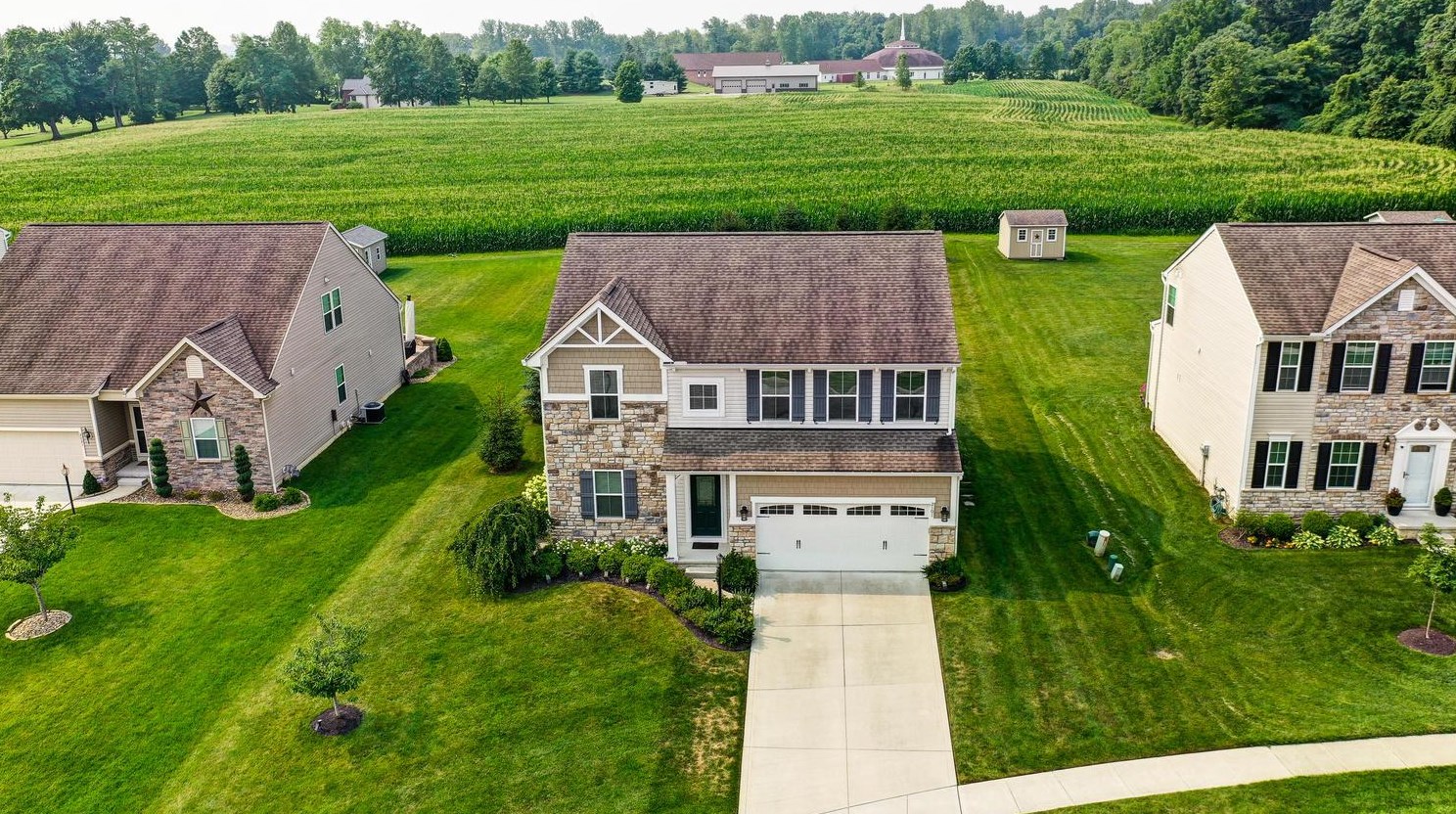 2101 W Gardenia Dr, Pataskala, OH 43062