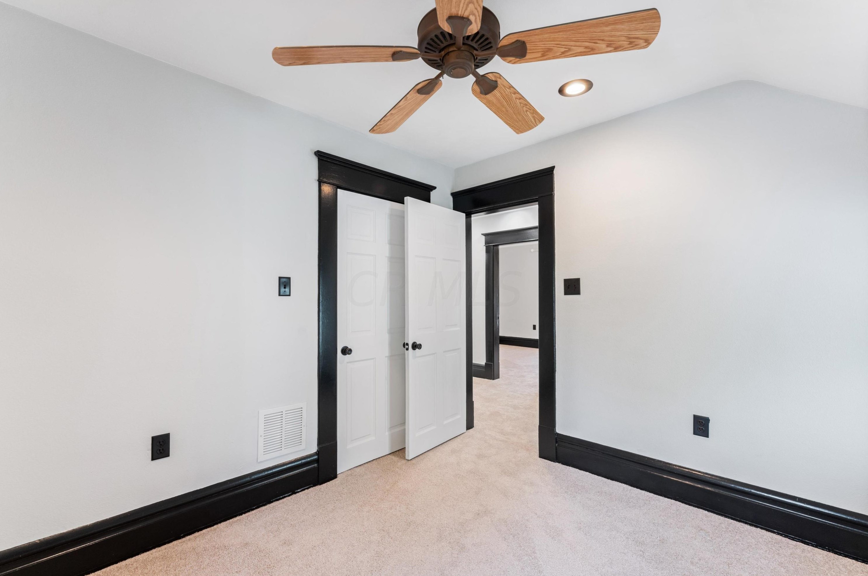 1154 Whittier St, Columbus OH  43206-3269 exterior