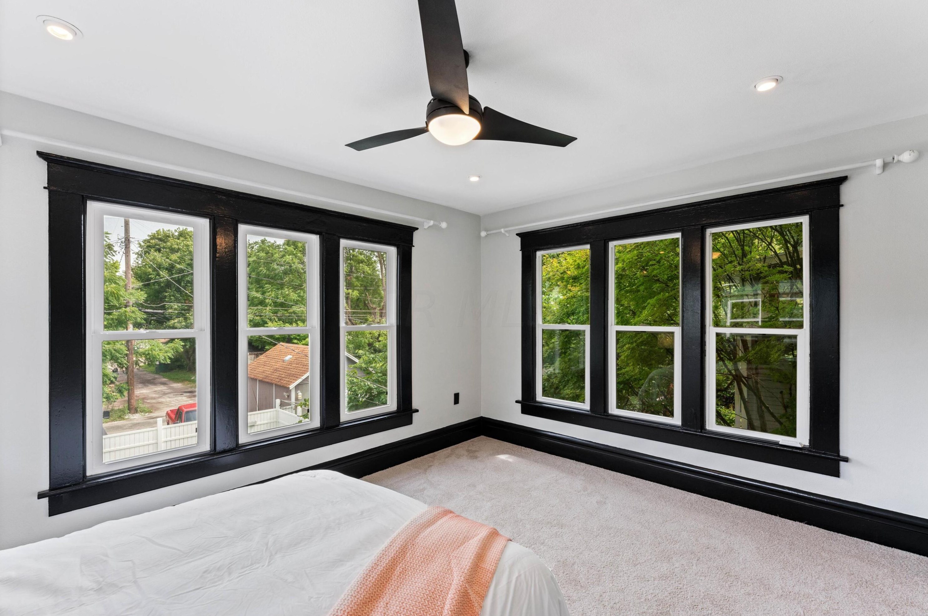 1154 Whittier St, Columbus OH  43206-3269 exterior