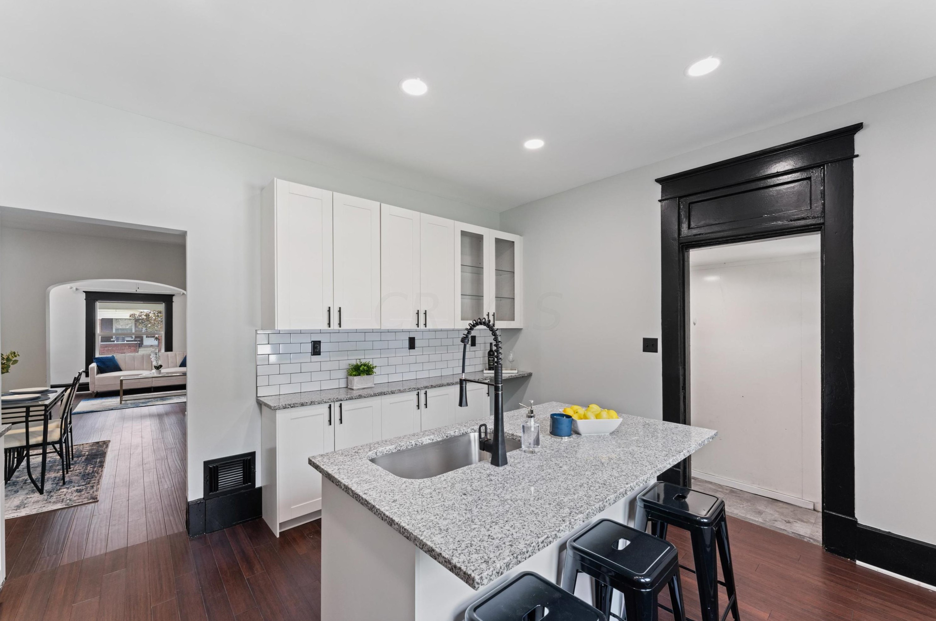 1154 Whittier St, Columbus OH  43206-3269 exterior