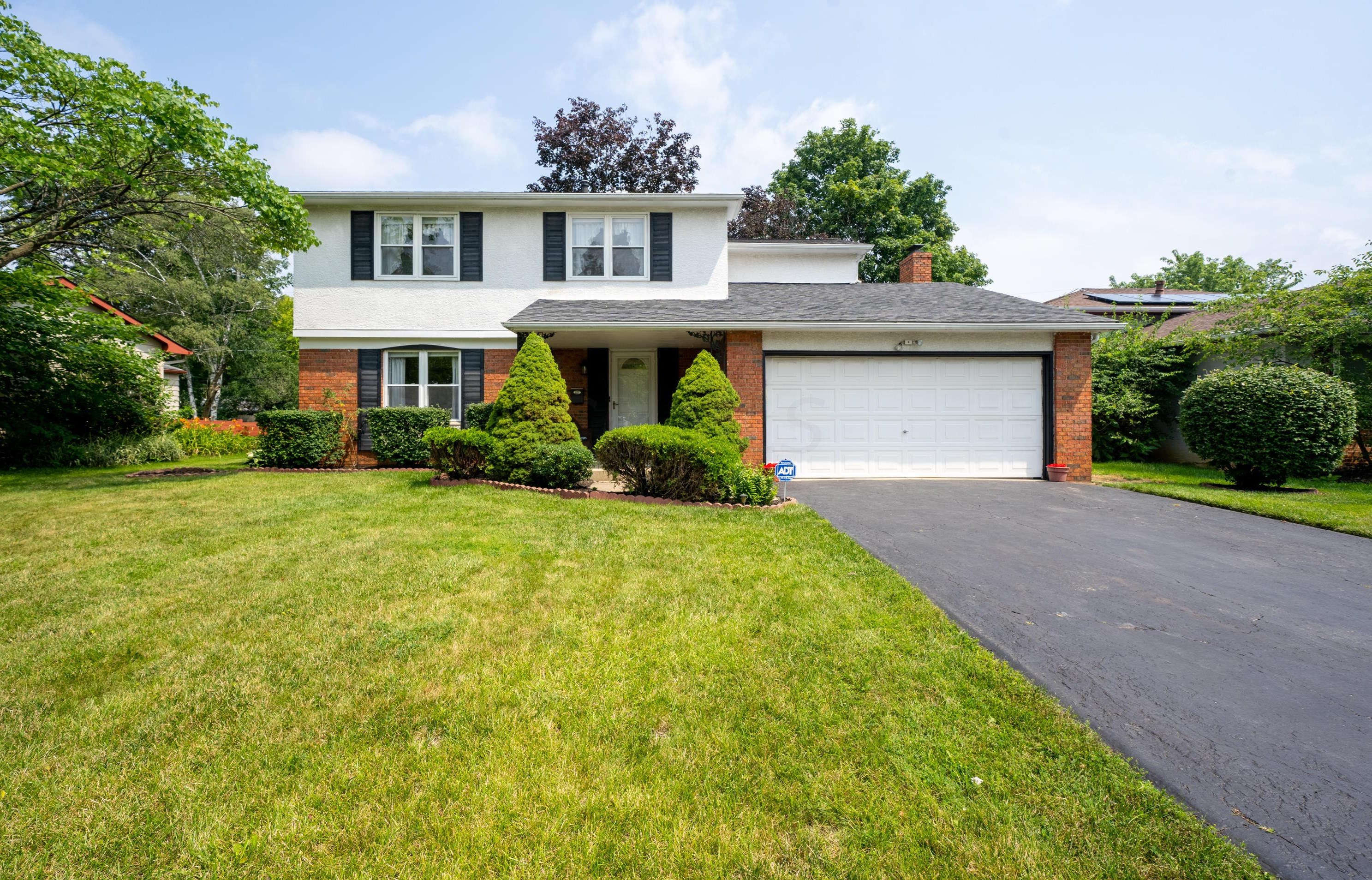 1678 Riverbirch Dr, Columbus, OH 43229-5255