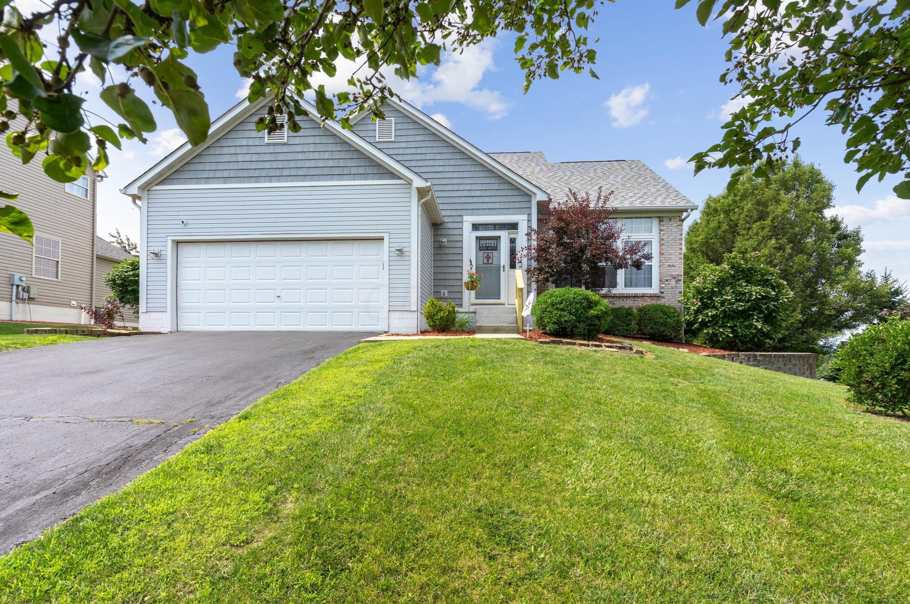 2408 Prospect Hill Ct, Lancaster, OH 43130-8469