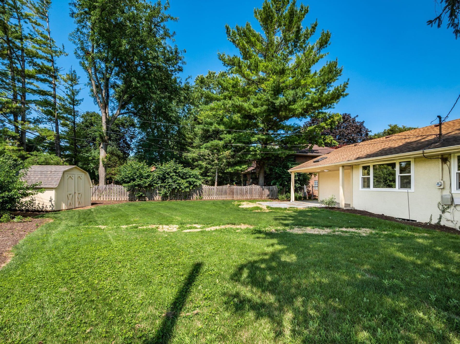 1767 Riverhill Rd, Columbus OH  43221-1334 exterior