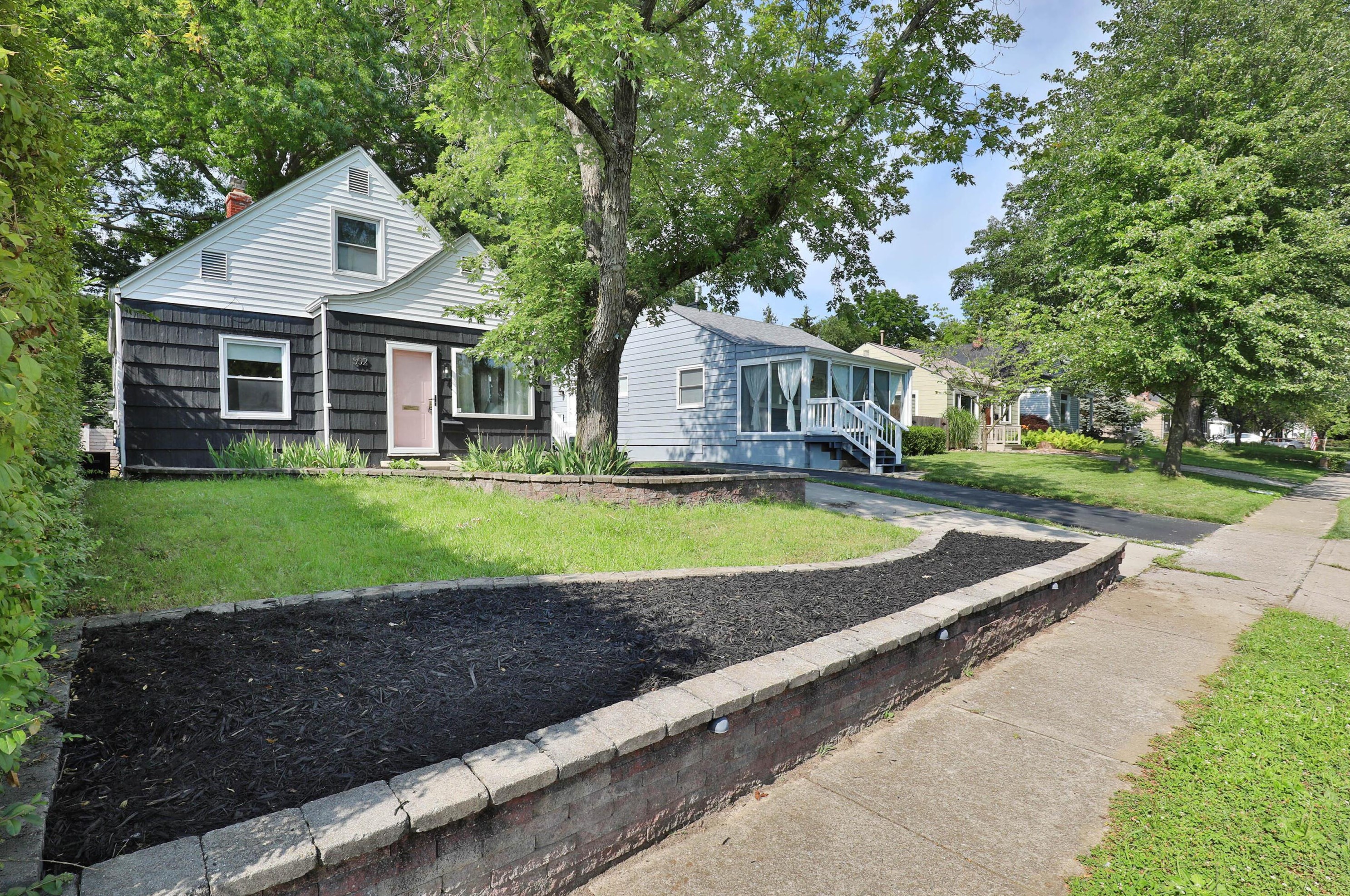 302 Chase Rd, Columbus, OH 43214-1224