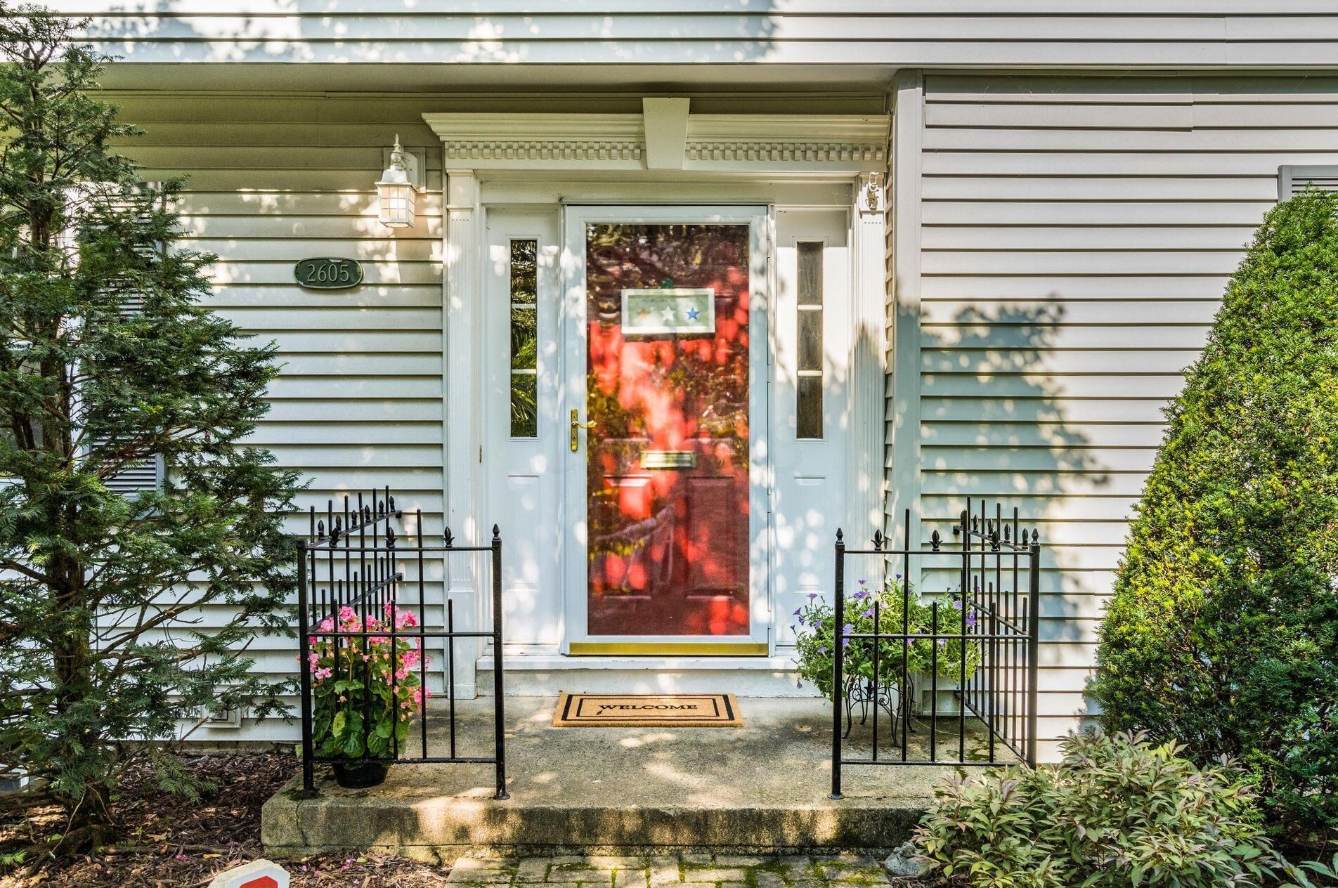 2605 Kent Rd, Columbus, OH 43221-3227