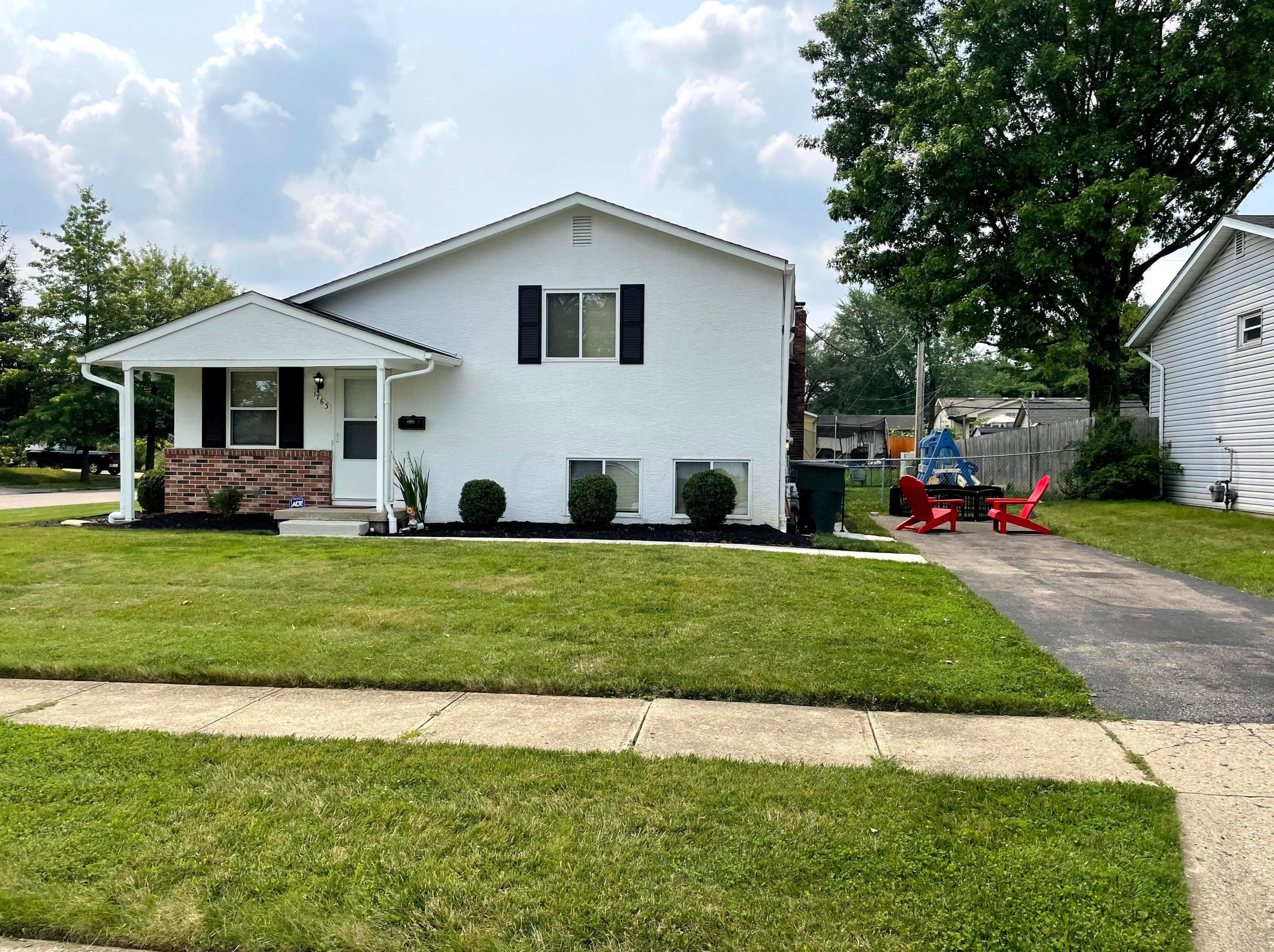 5665 Tamarack Blvd, Columbus, OH 43229-3717